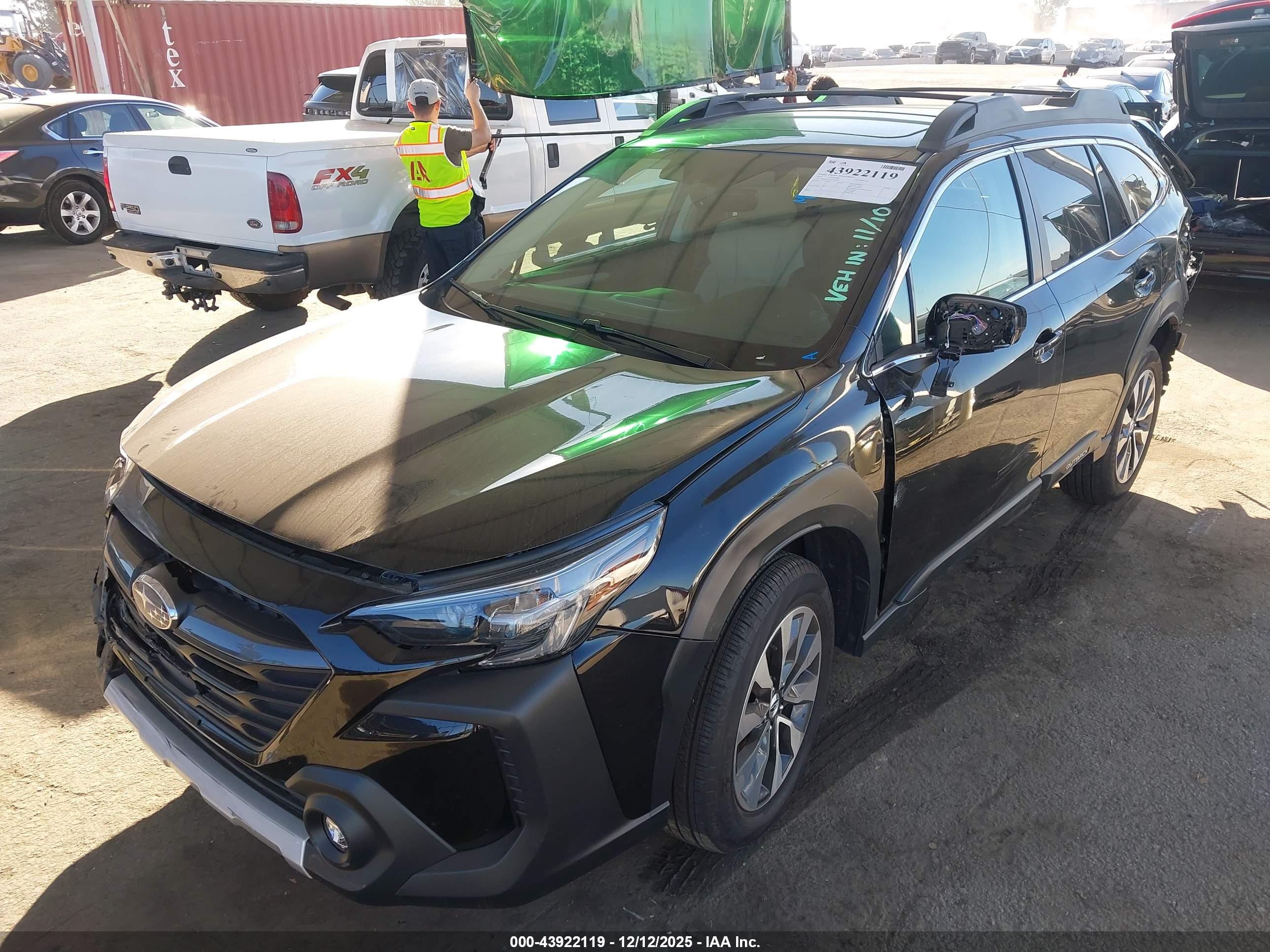 SUBARU OUTBACK image 2