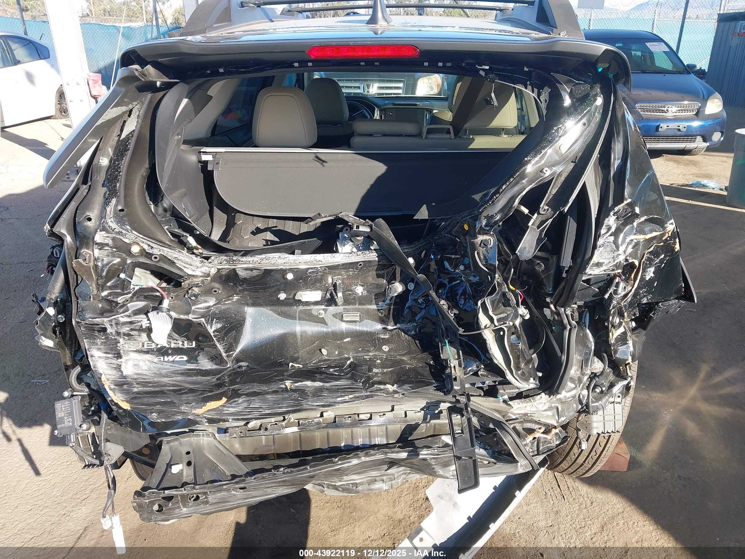 SUBARU OUTBACK image 6