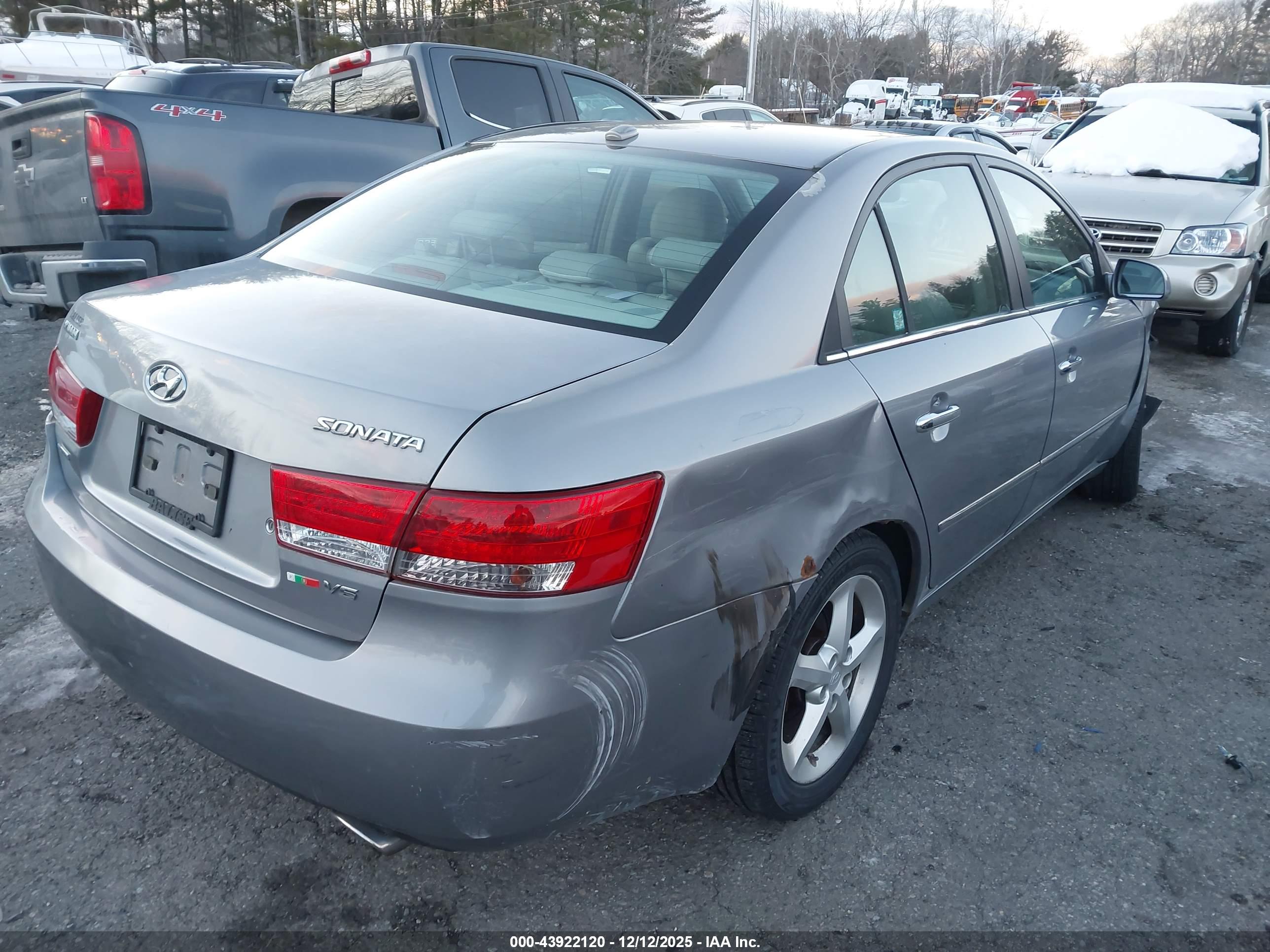 HYUNDAI SONATA image 4