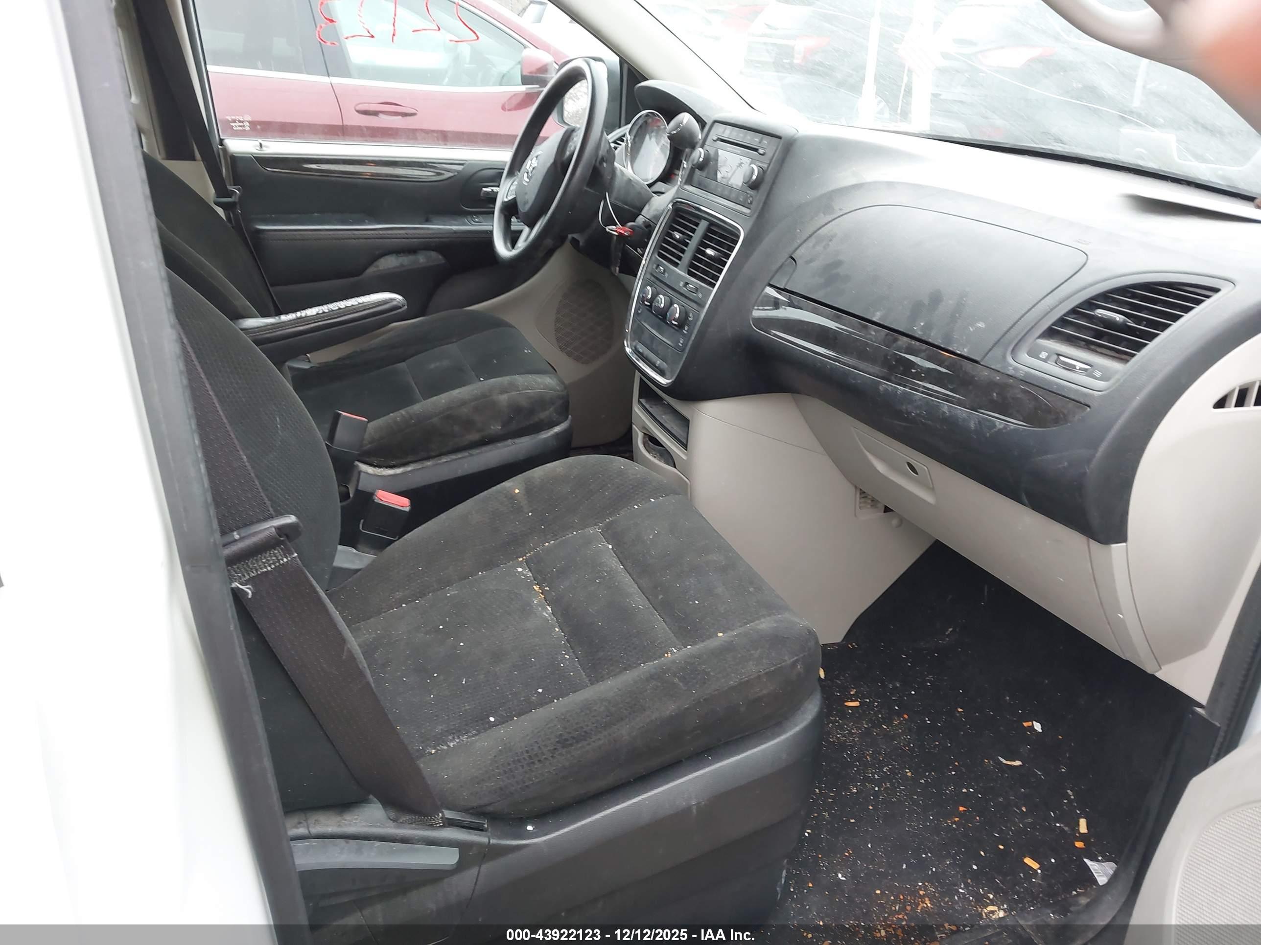 DODGE GRAND image 5