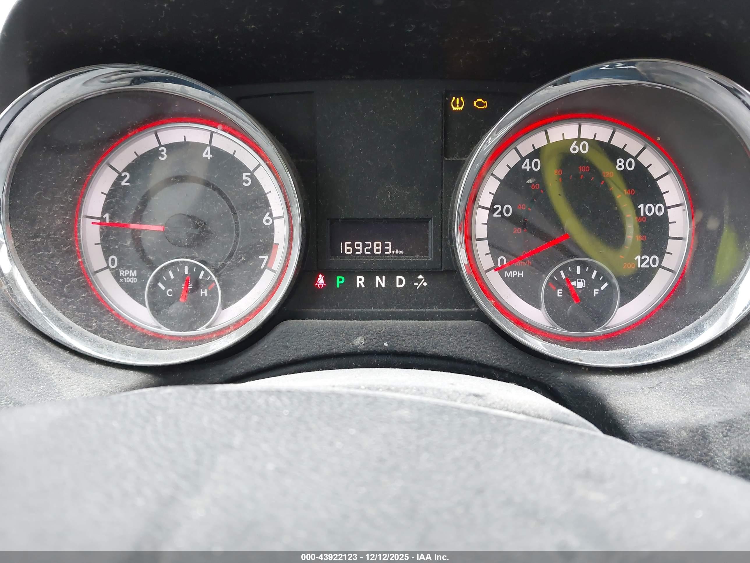 DODGE GRAND image 7
