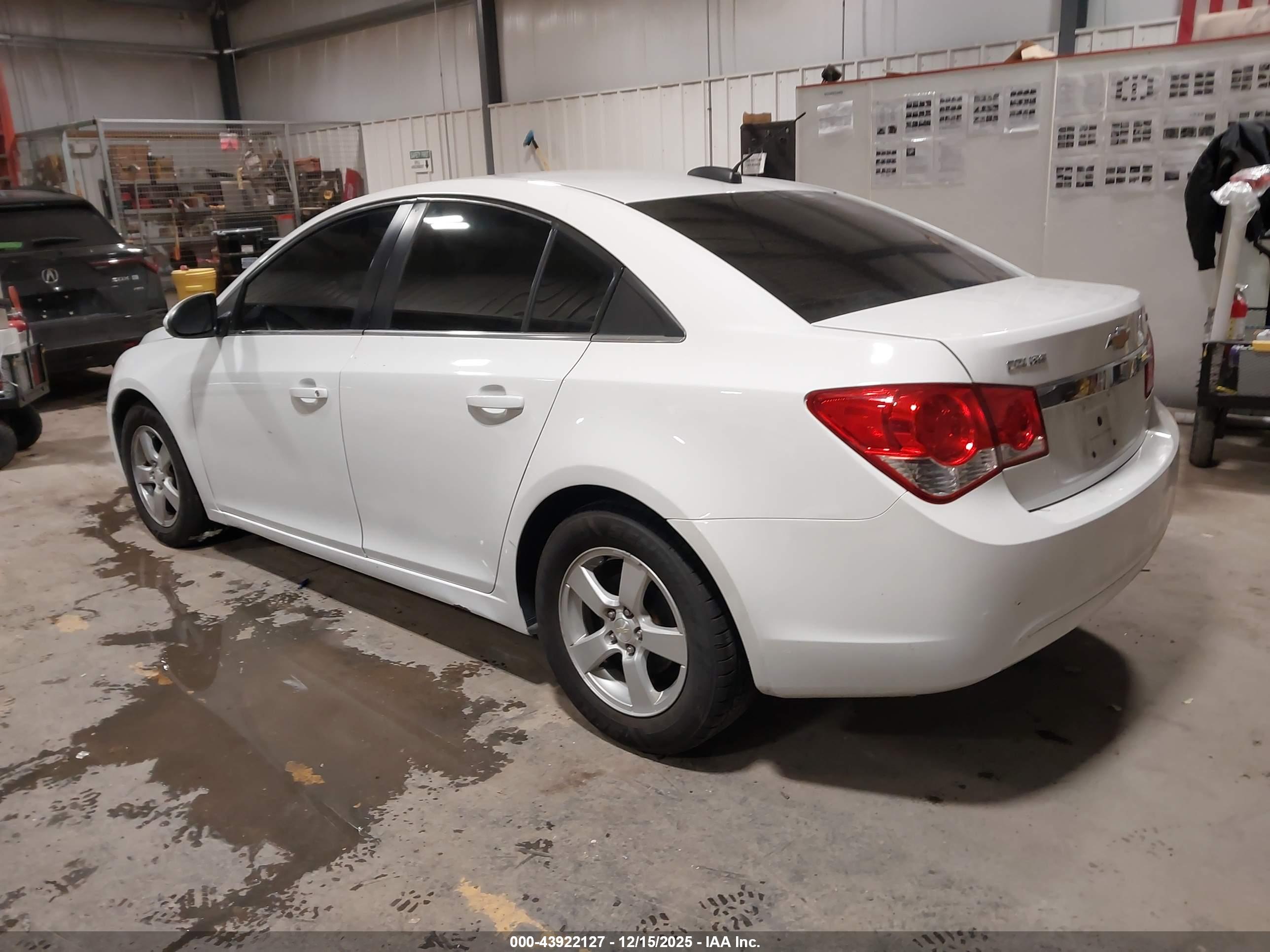 CHEVROLET CRUZE image 3