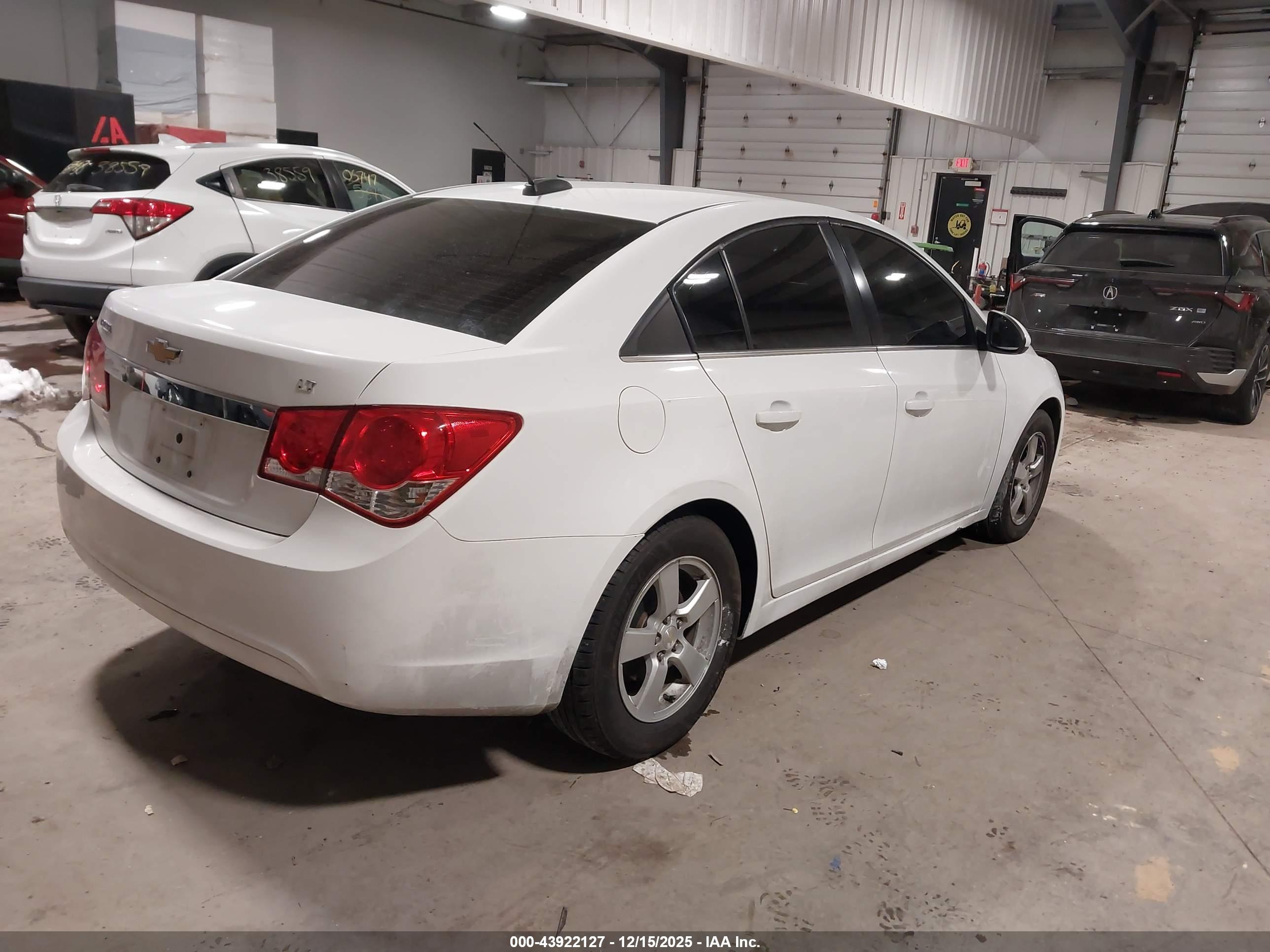 CHEVROLET CRUZE image 4