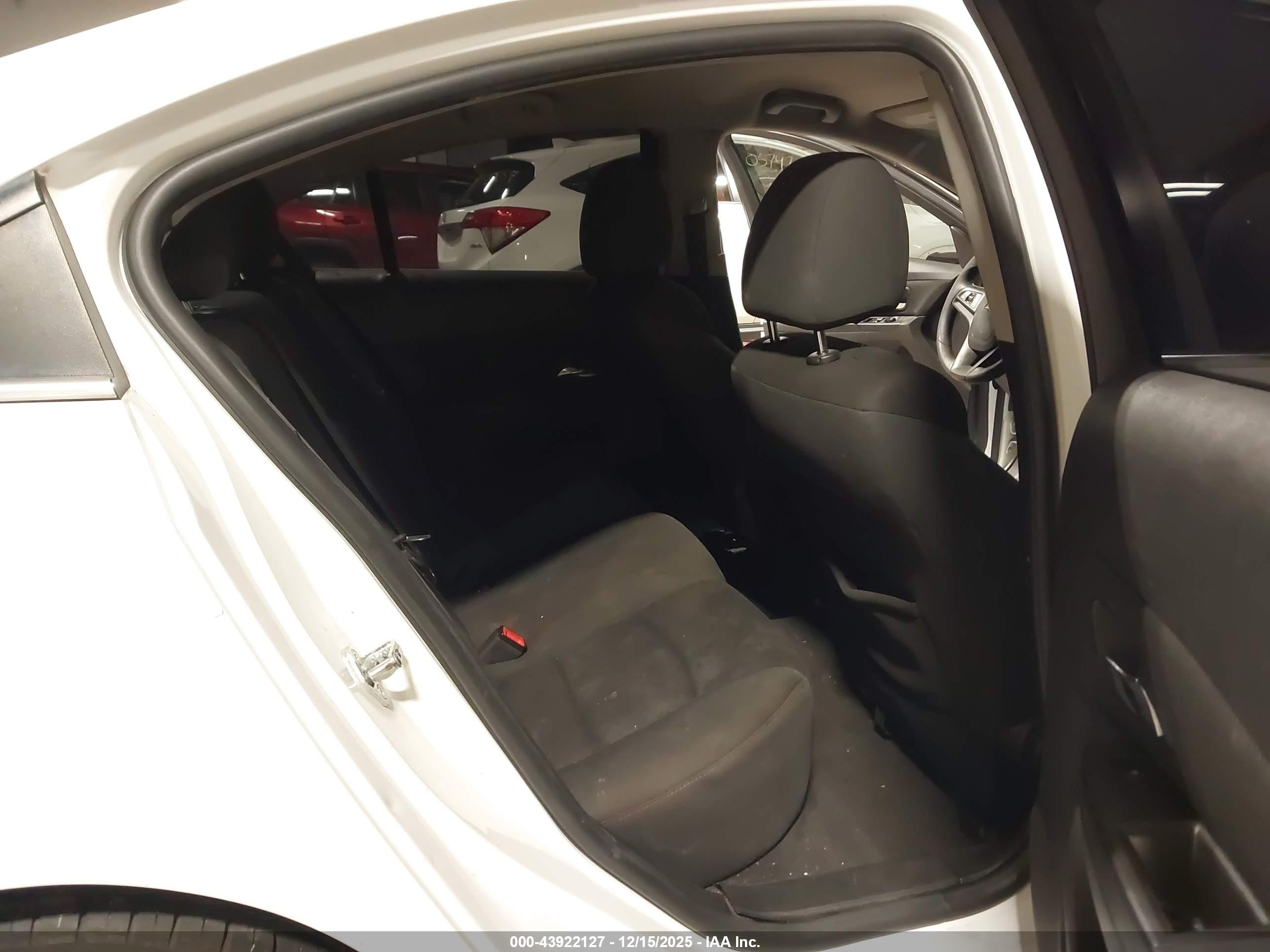 CHEVROLET CRUZE image 8