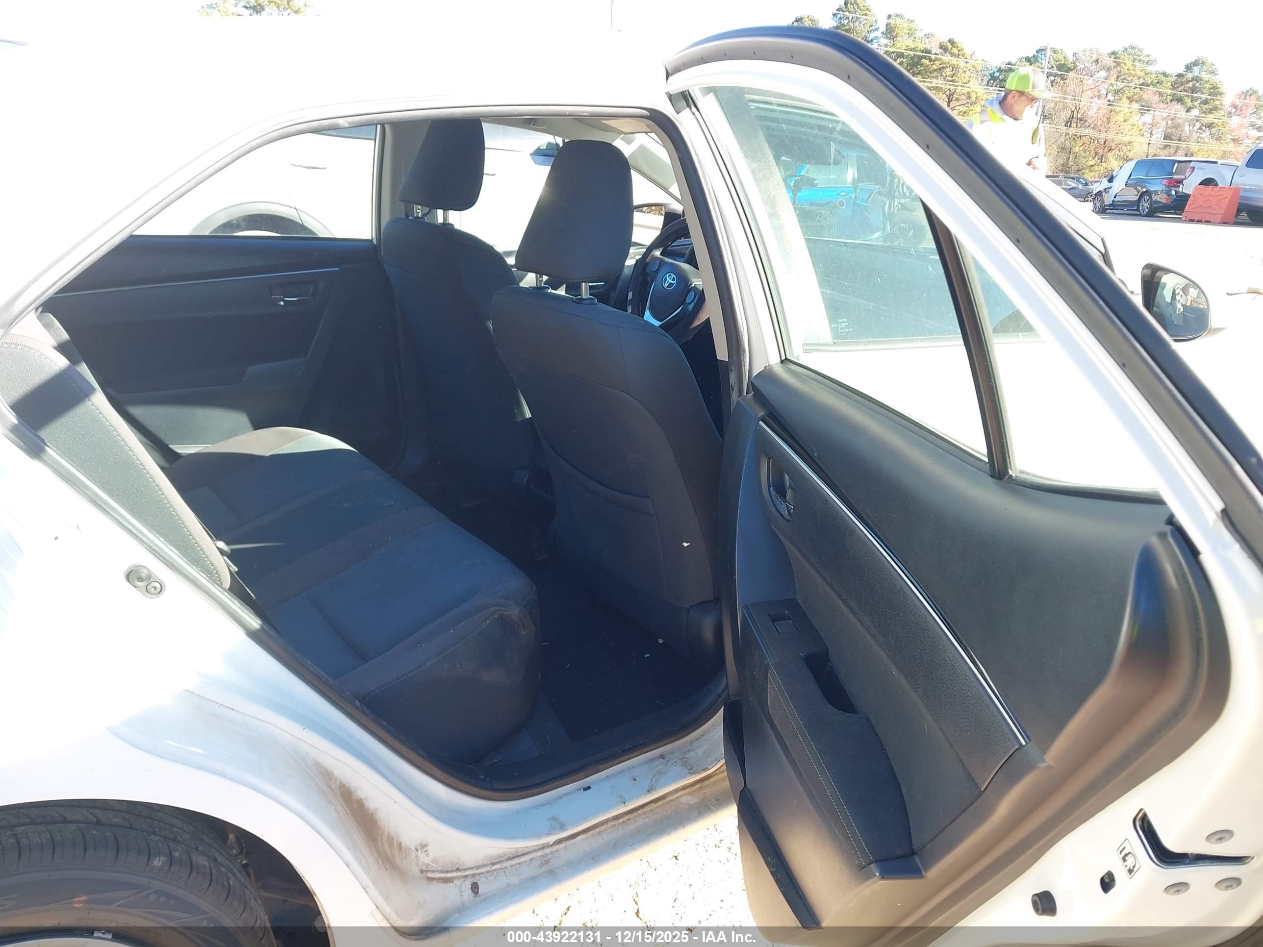 TOYOTA COROLLA image 8