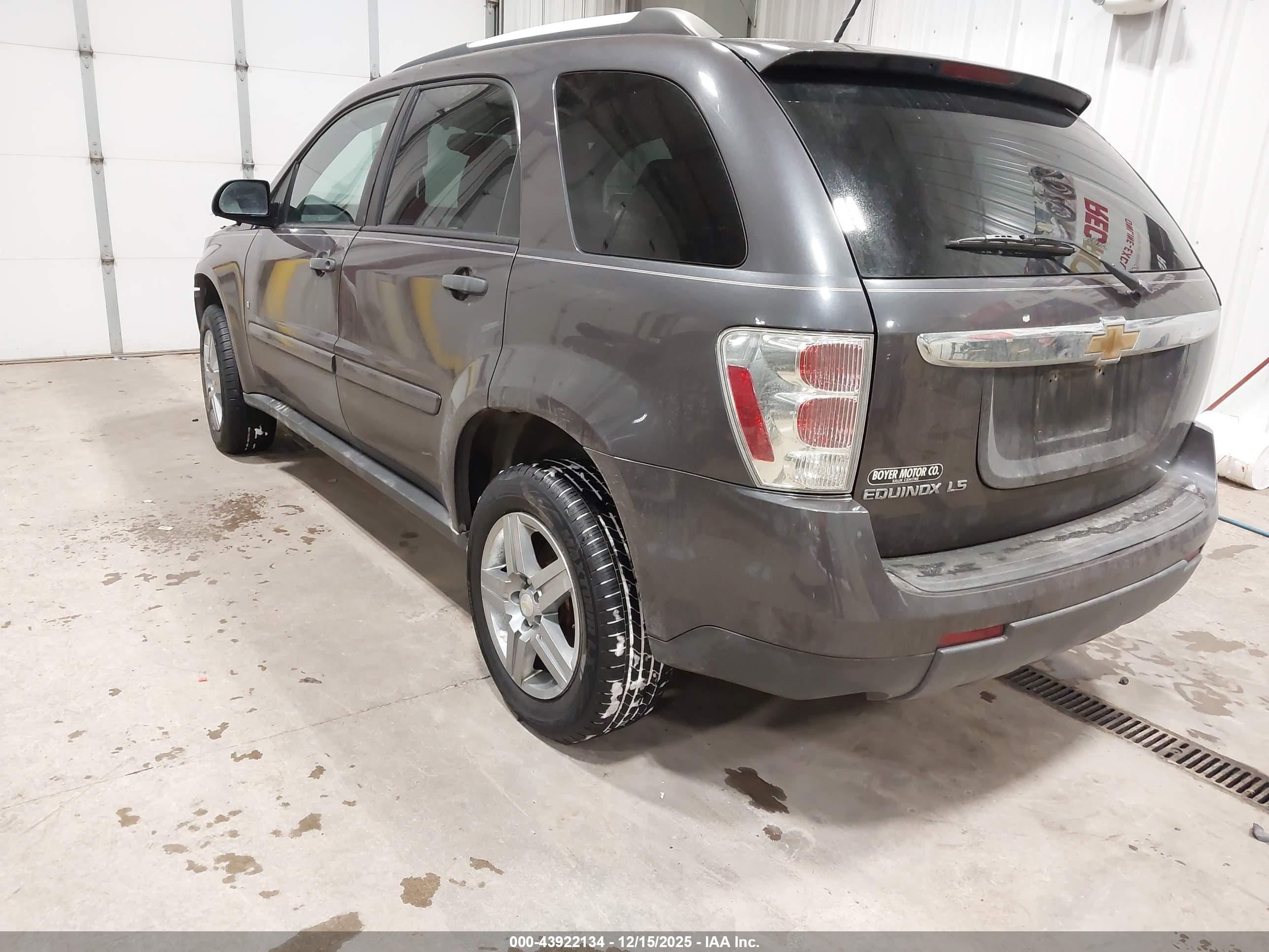 CHEVROLET EQUINOX image 3