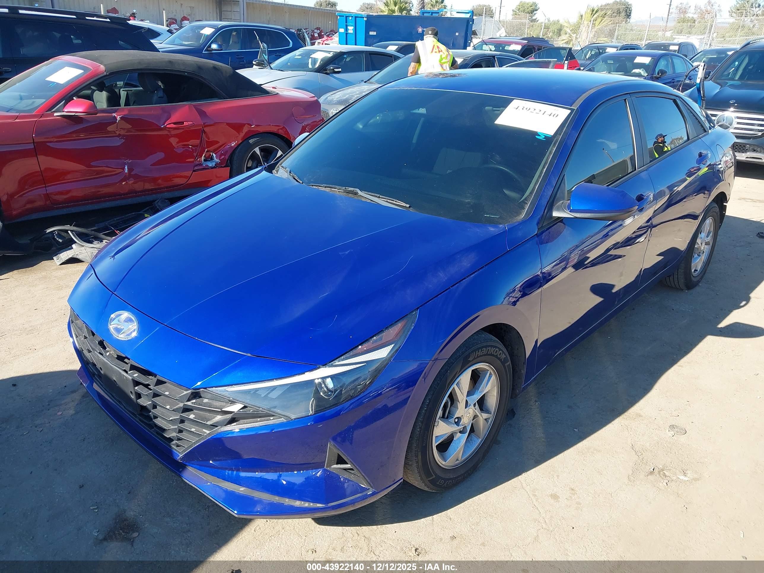 HYUNDAI ELANTRA image 2