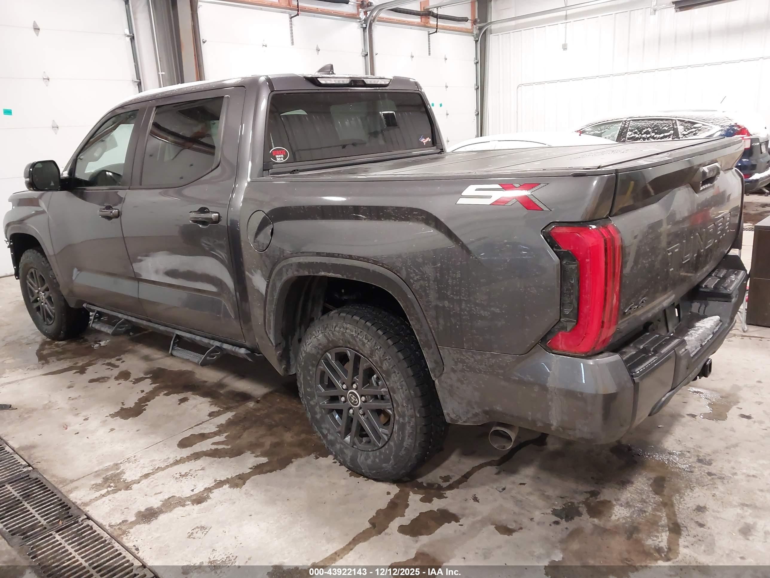 TOYOTA TUNDRA image 3