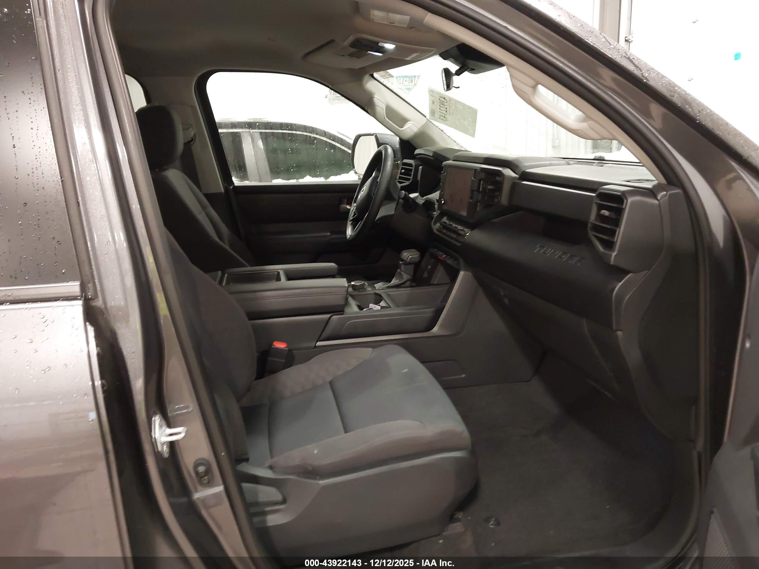 TOYOTA TUNDRA image 5