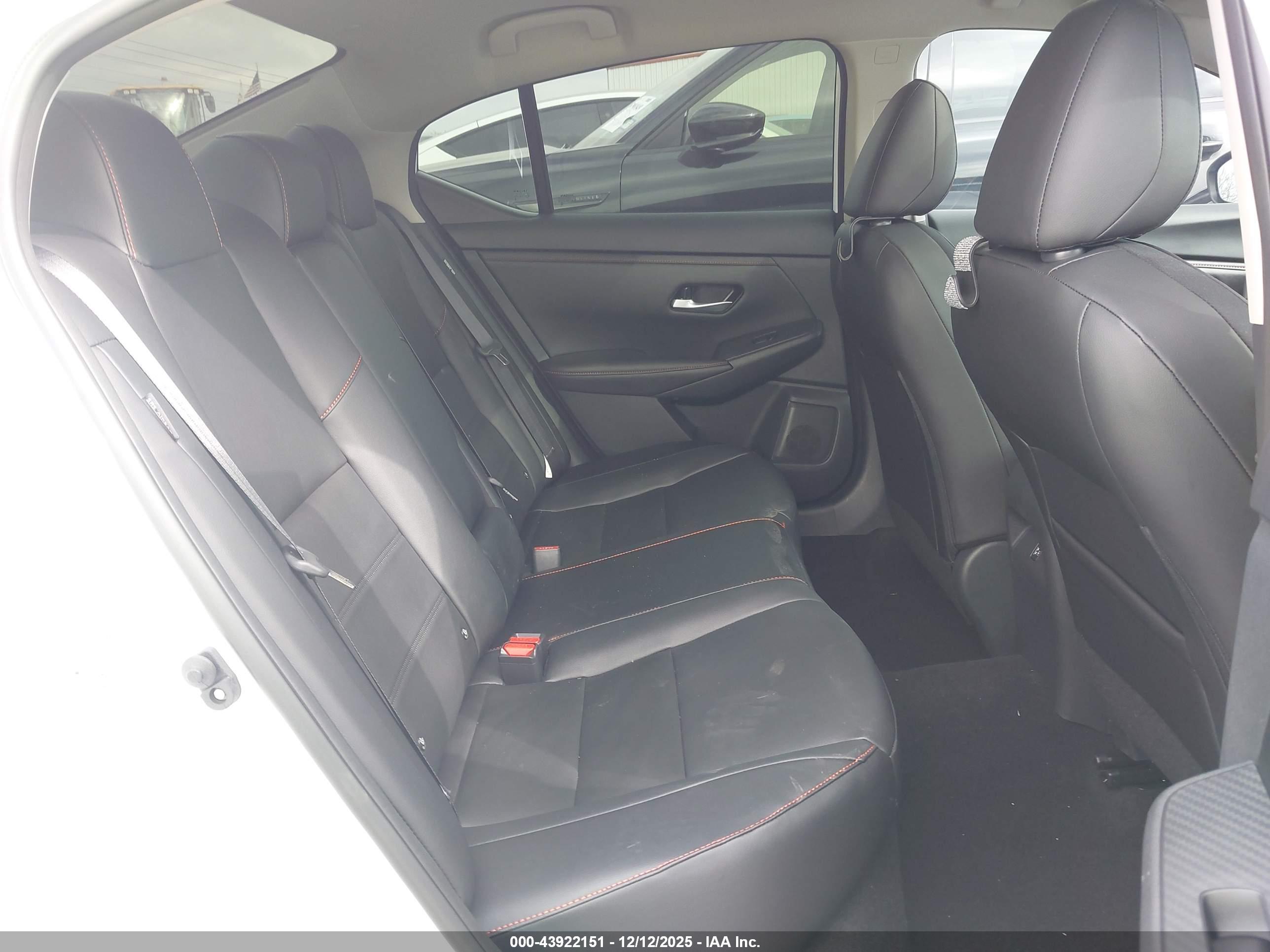 NISSAN SENTRA image 8