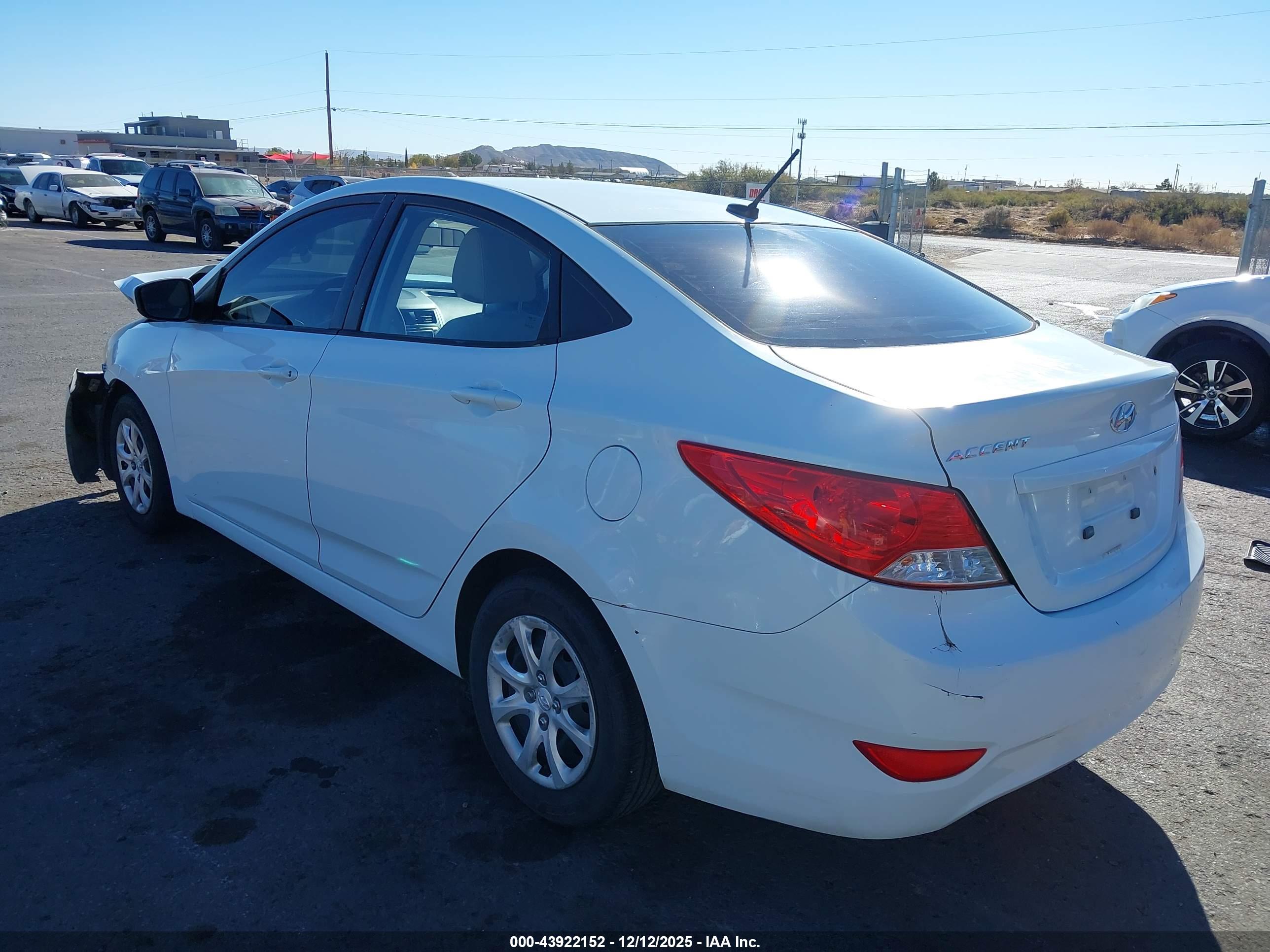 HYUNDAI ACCENT image 3