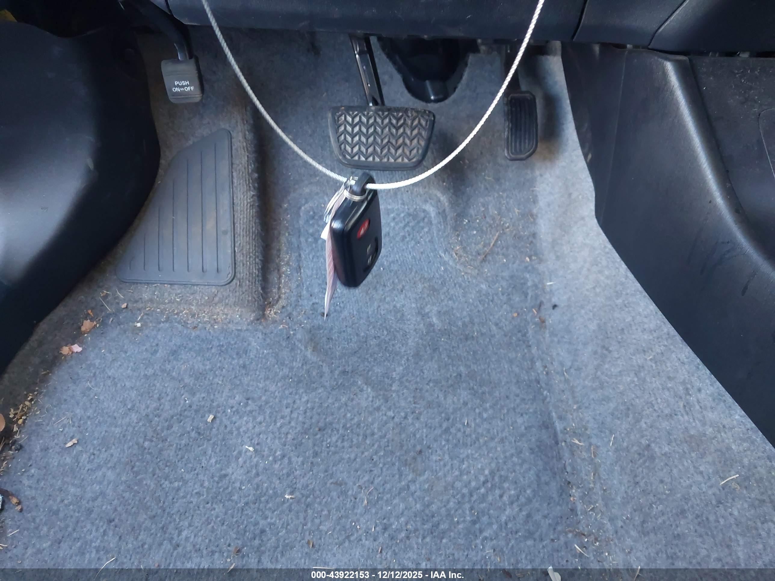 TOYOTA PRIUS image 11