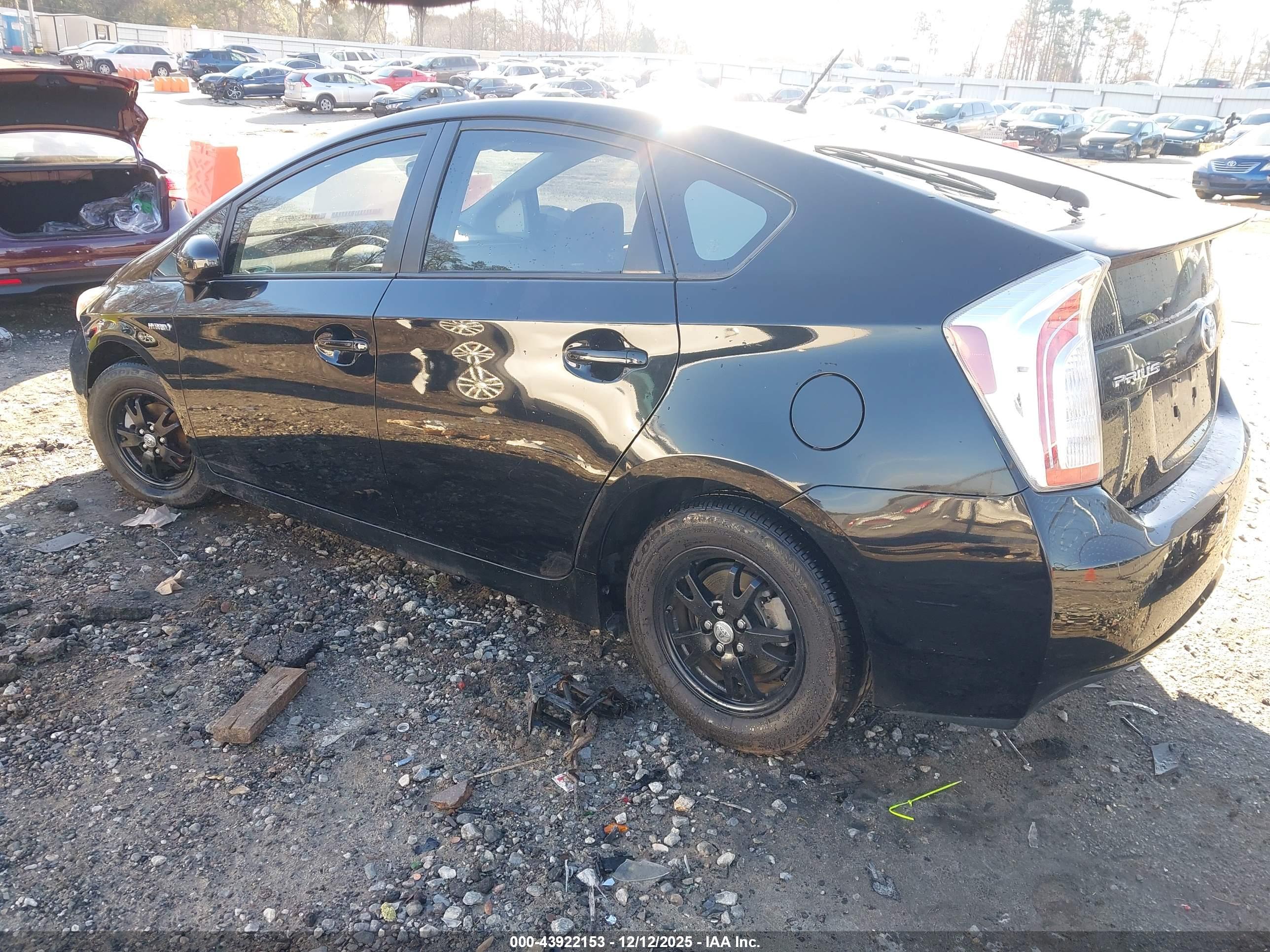 TOYOTA PRIUS image 3
