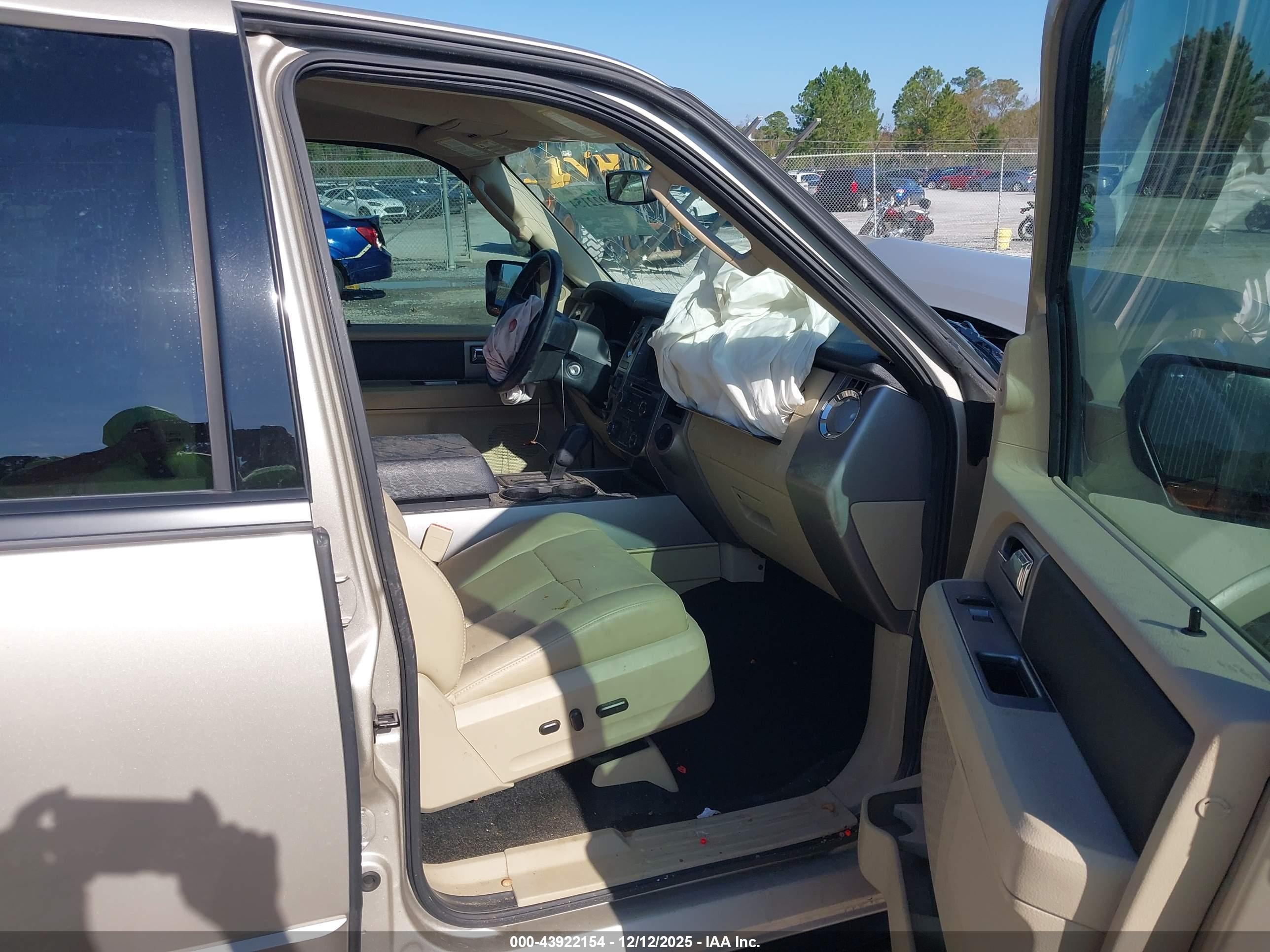 FORD EXPEDITION image 5