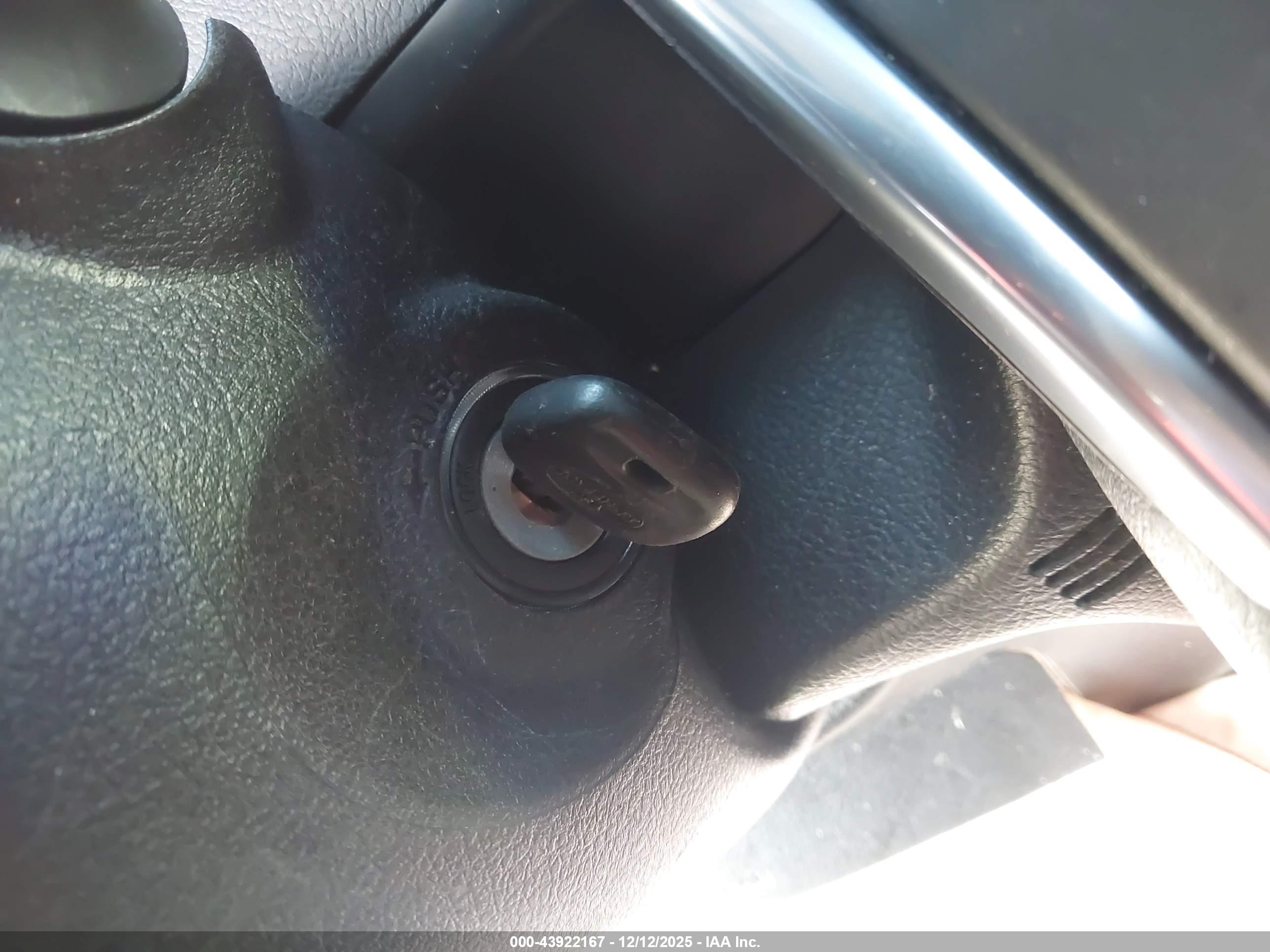 TOYOTA CAMRY image 11