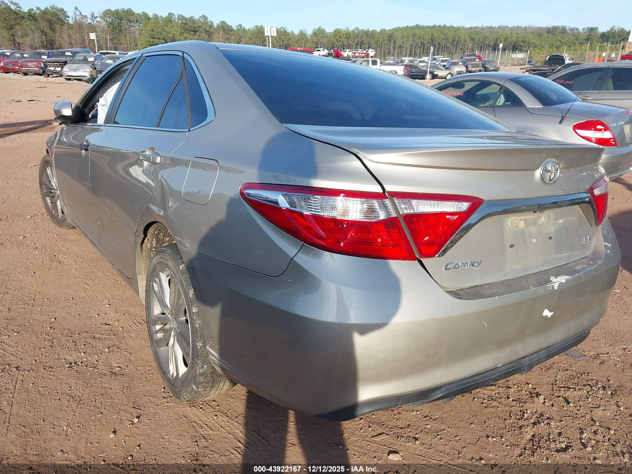 TOYOTA CAMRY image 3