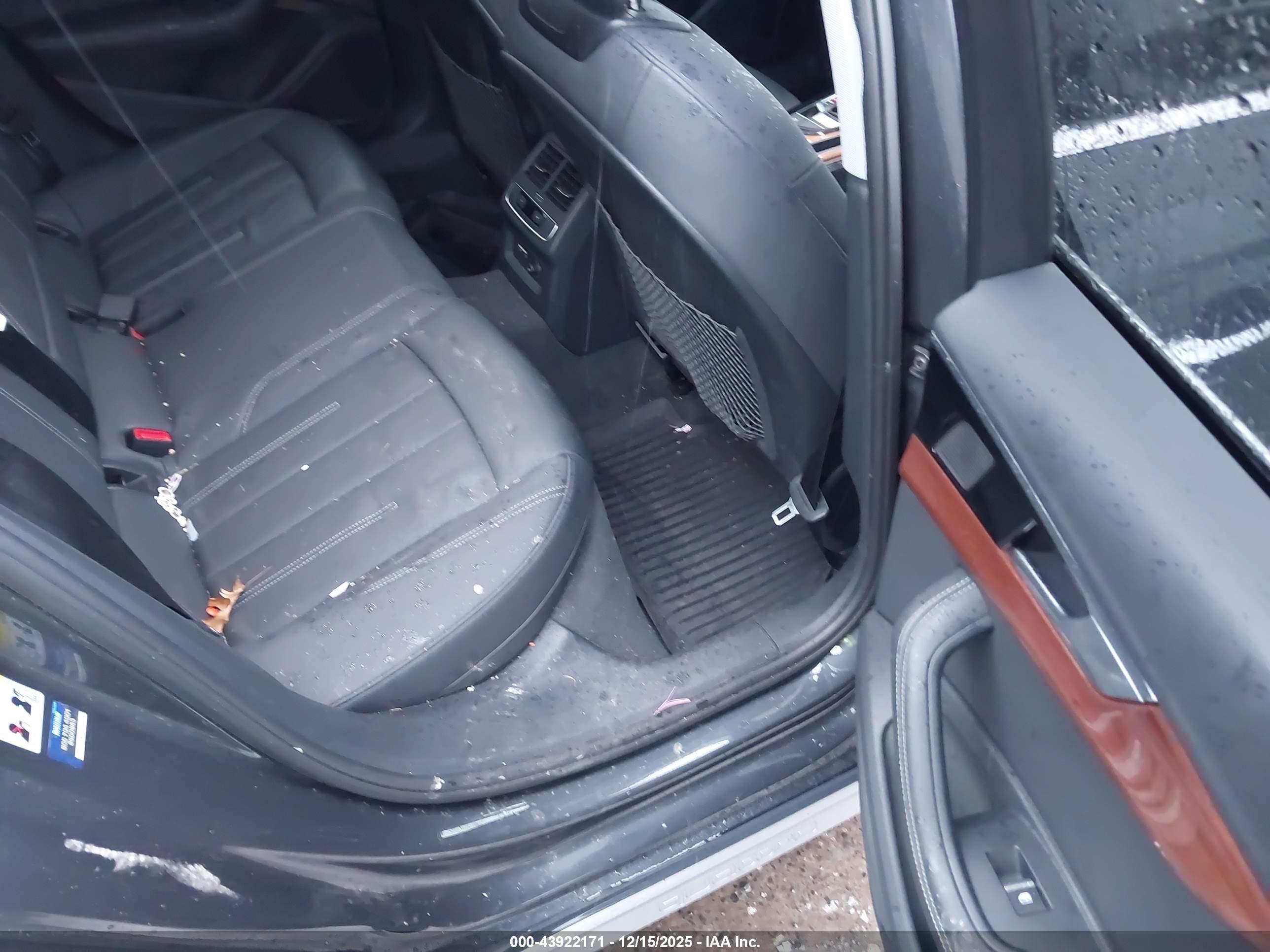 AUDI A4 image 8