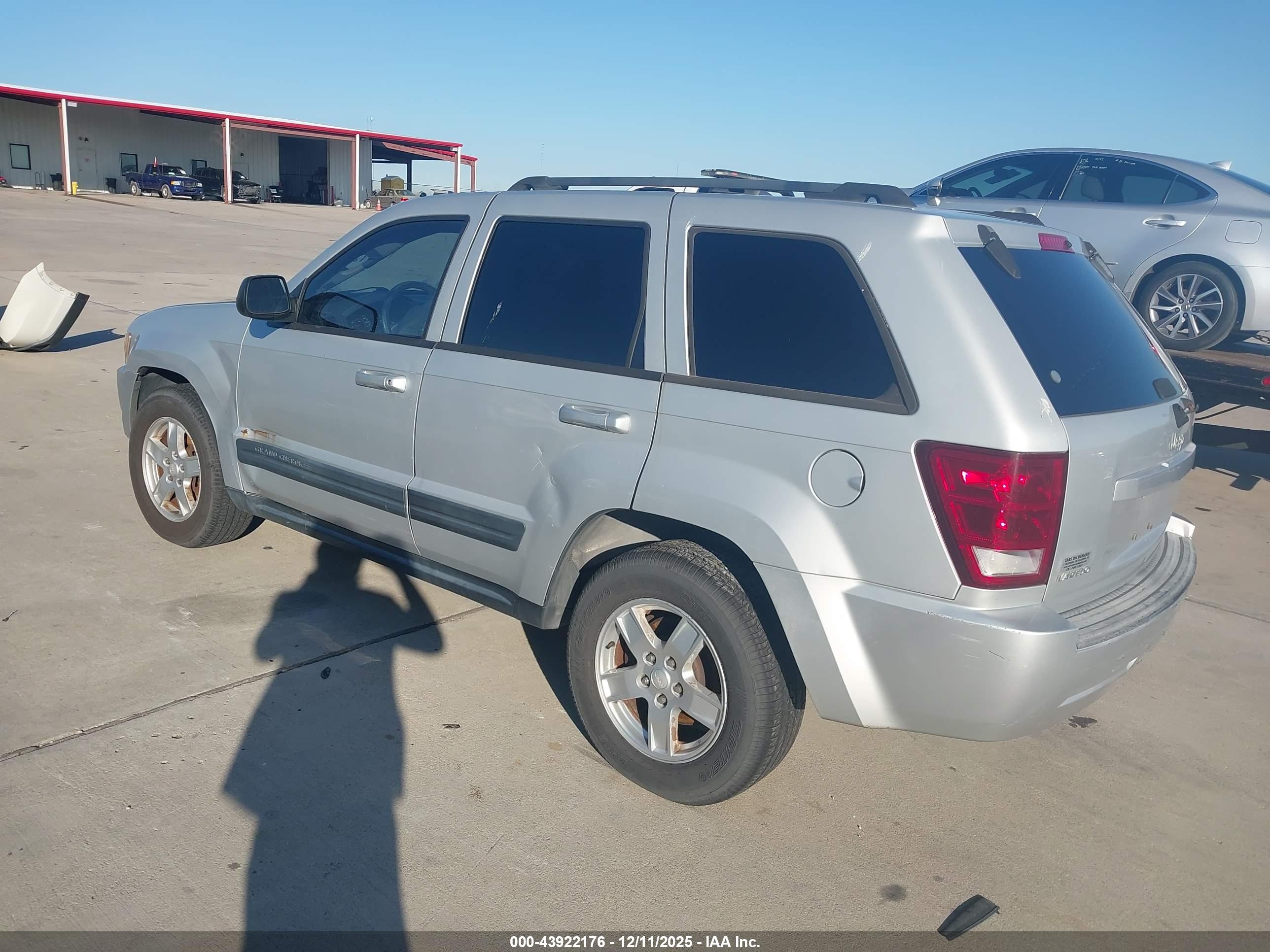 JEEP GRAND image 3