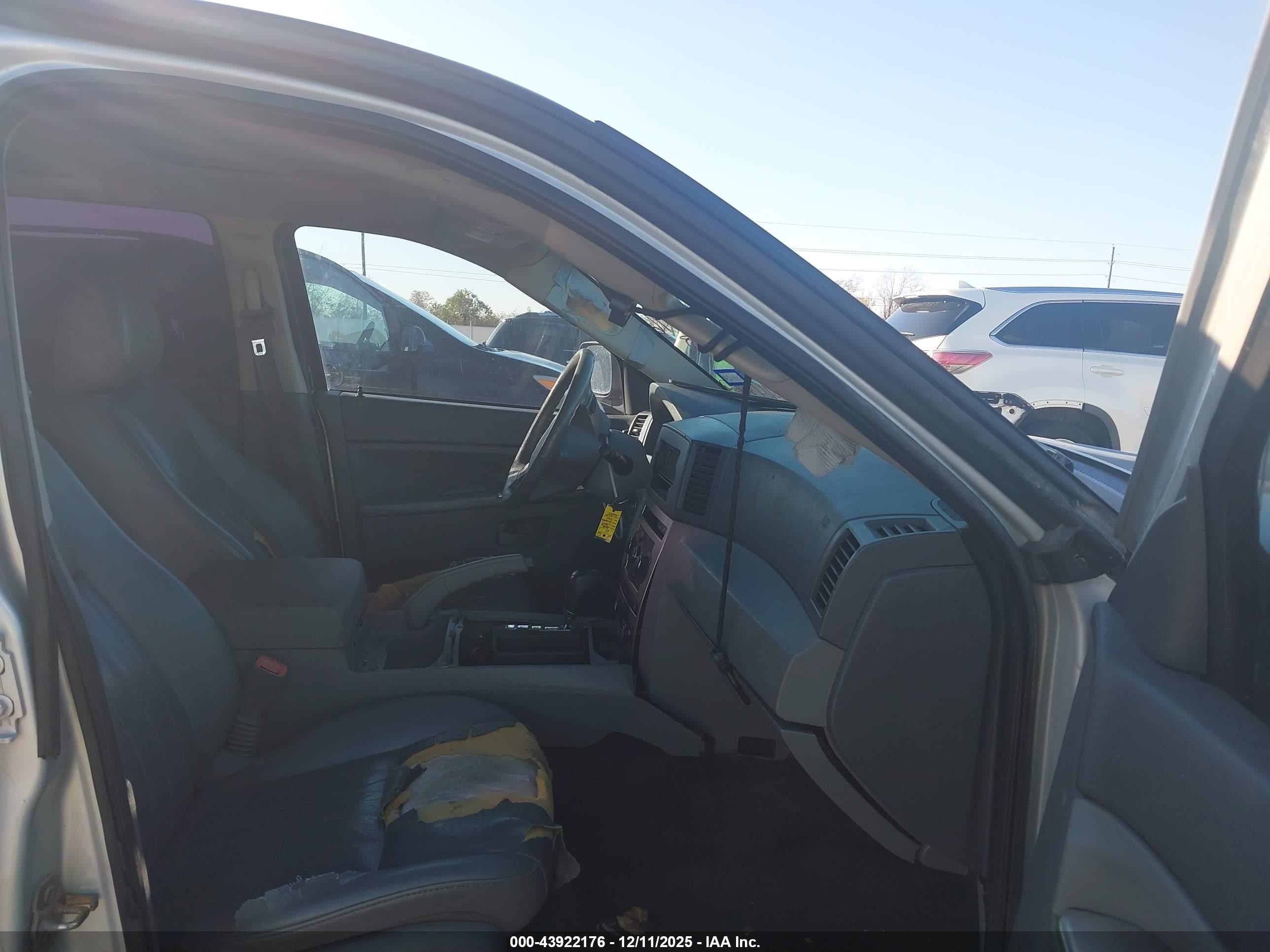 JEEP GRAND image 5