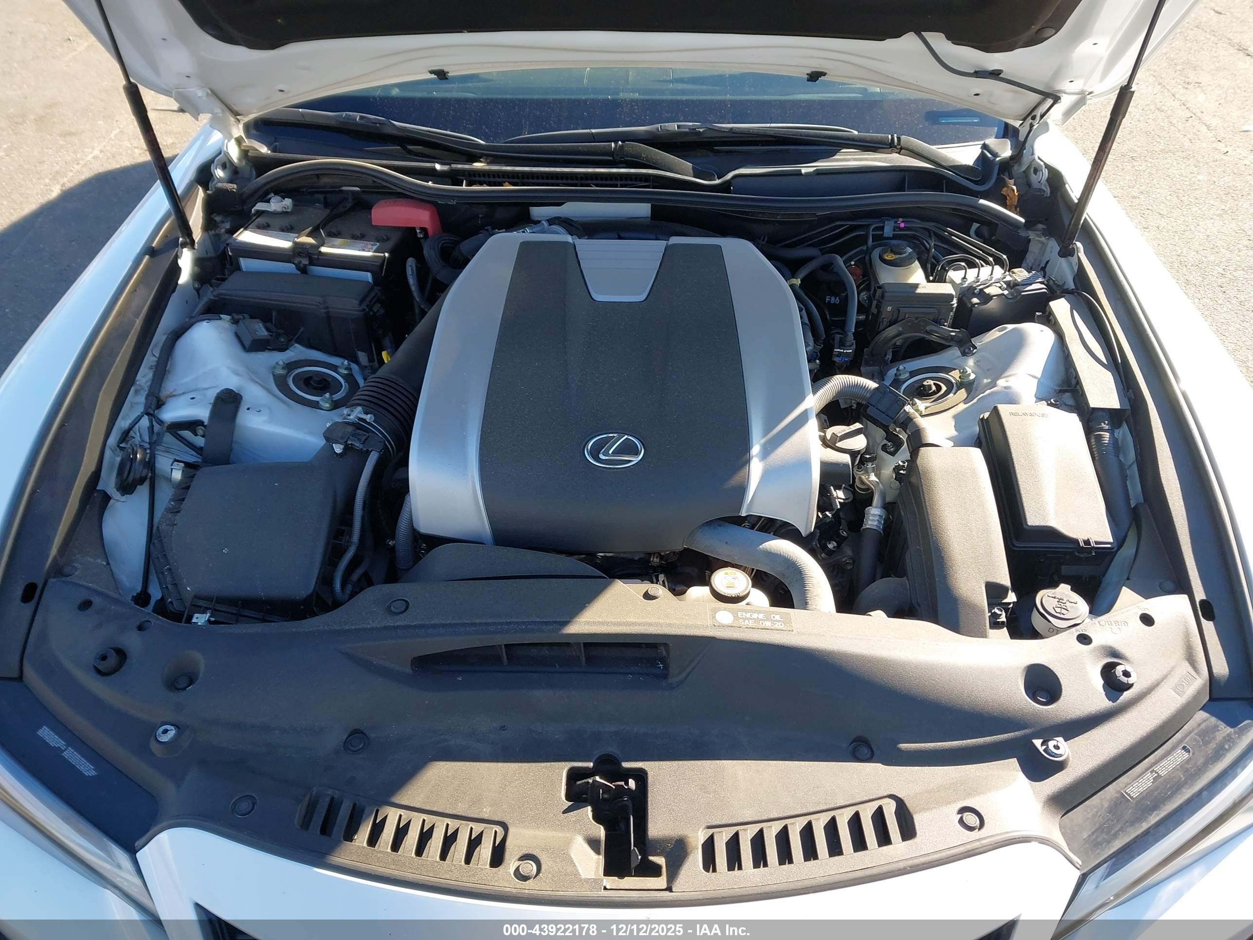 LEXUS IS image 10