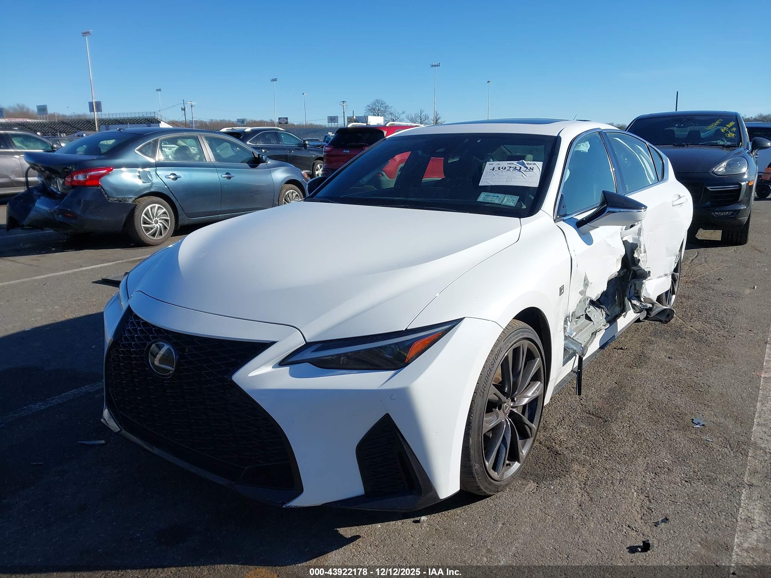 LEXUS IS image 2