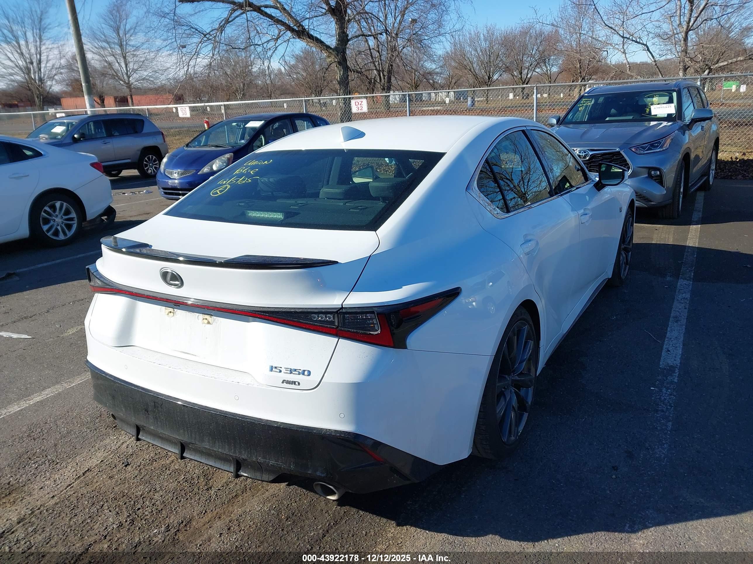 LEXUS IS image 4