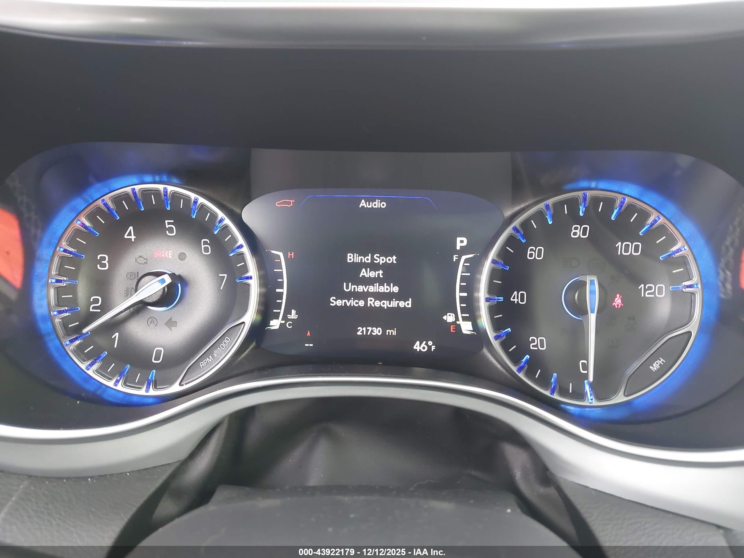 CHRYSLER PACIFICA image 7