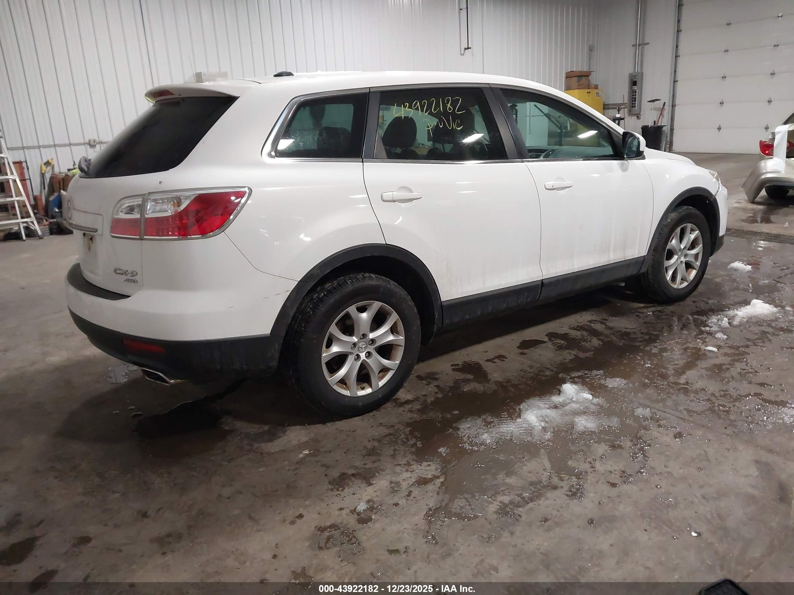 MAZDA CX-9 image 4