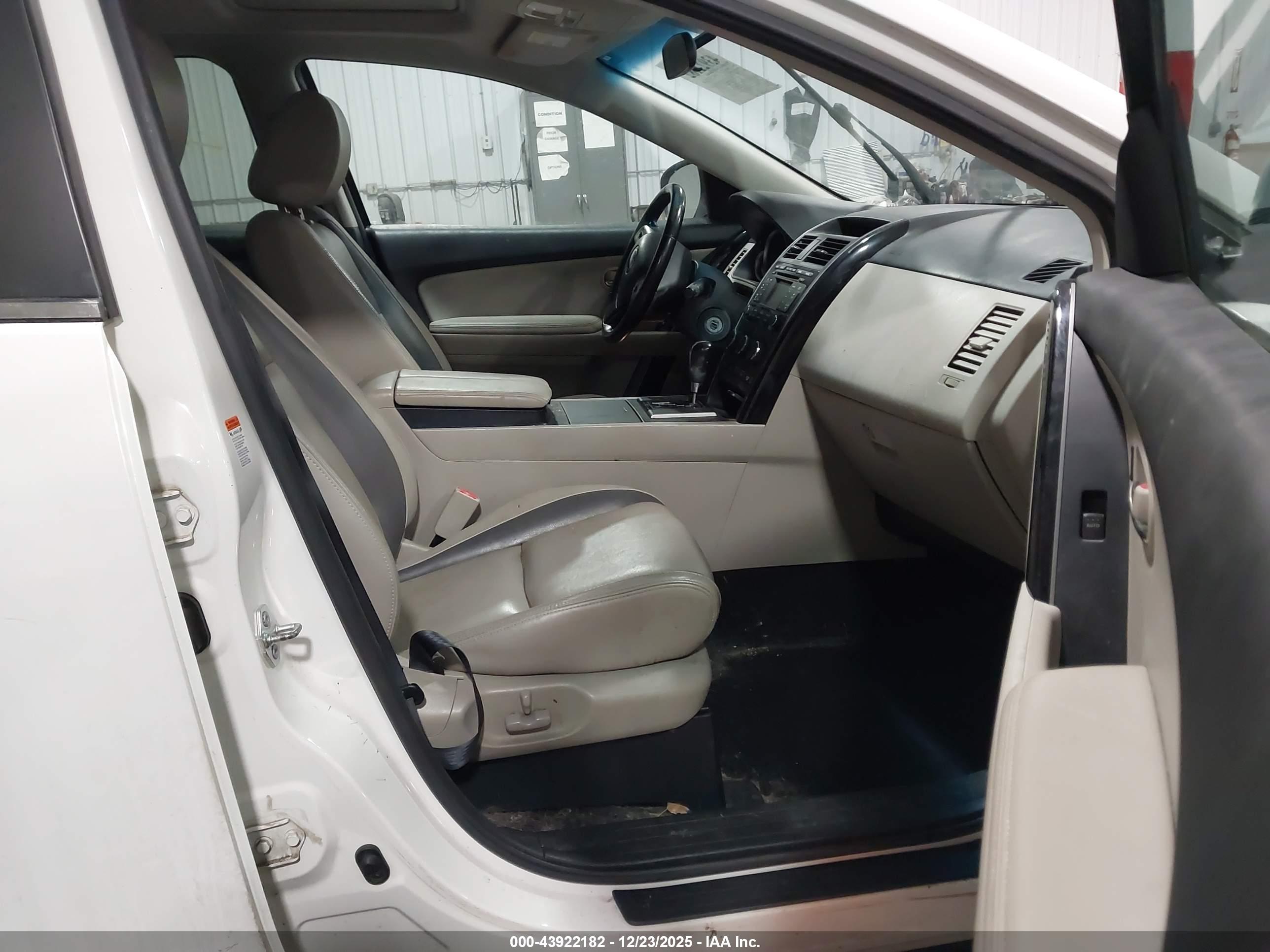 MAZDA CX-9 image 5