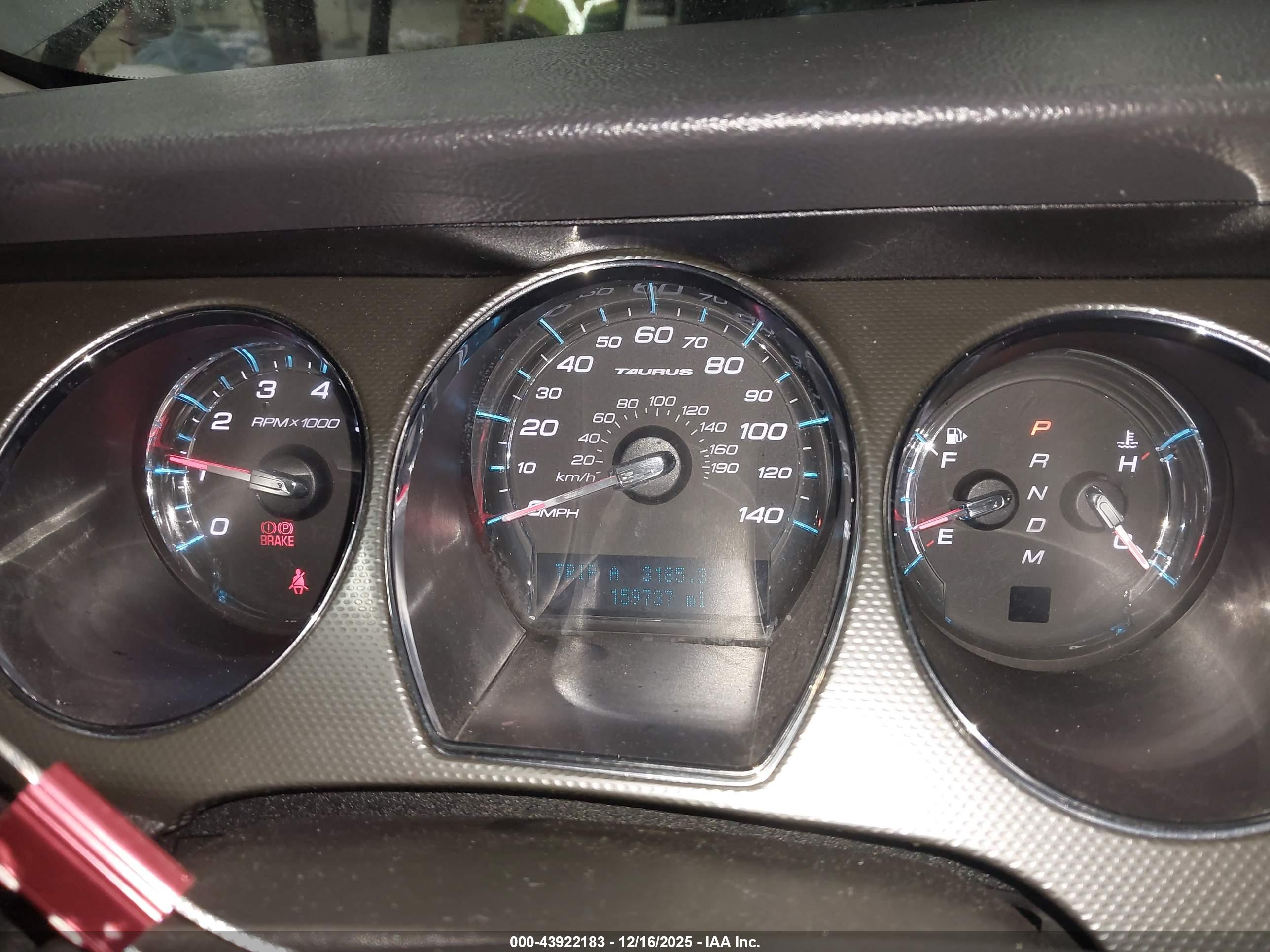 FORD TAURUS image 7