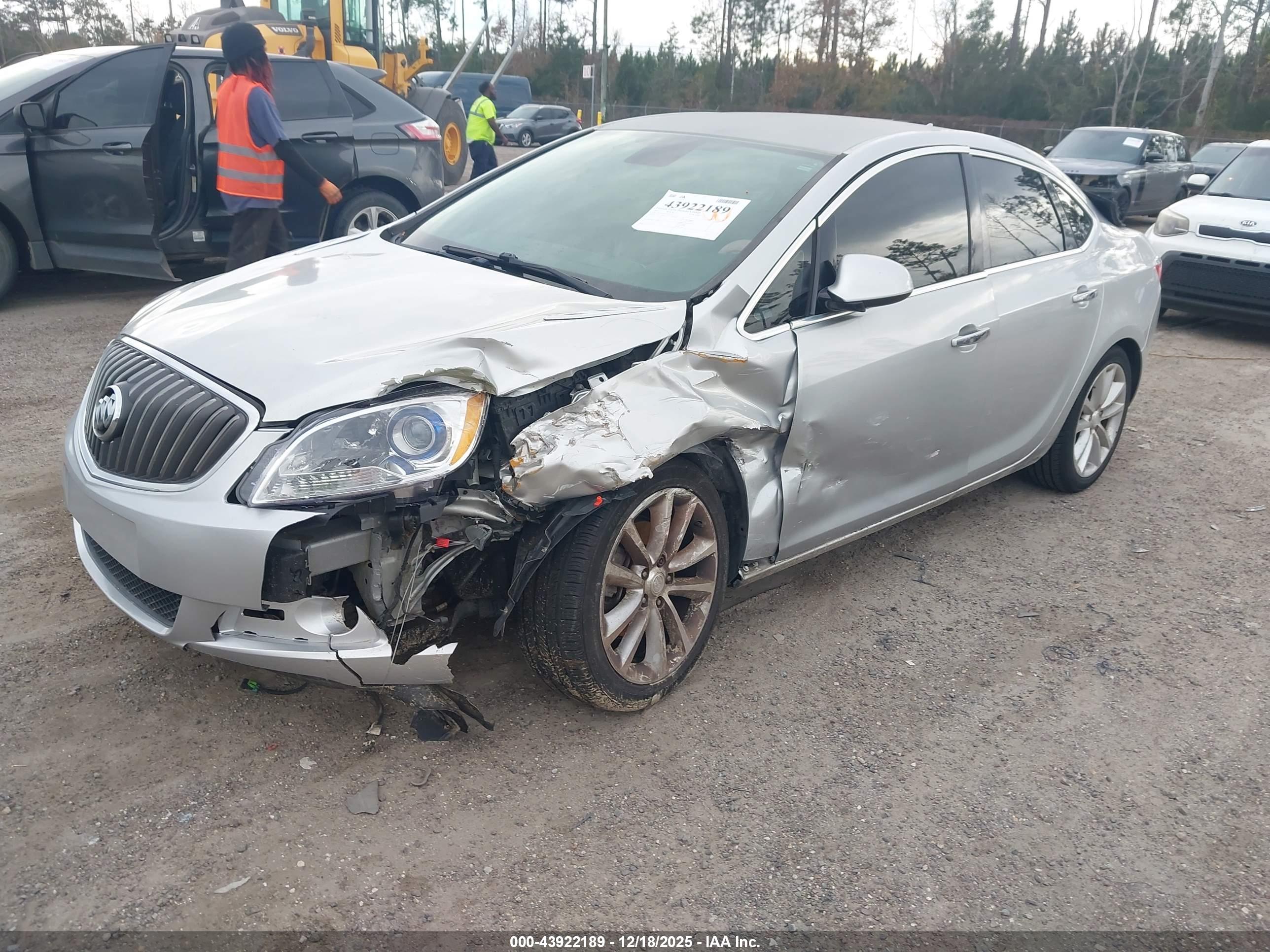 BUICK VERANO image 2