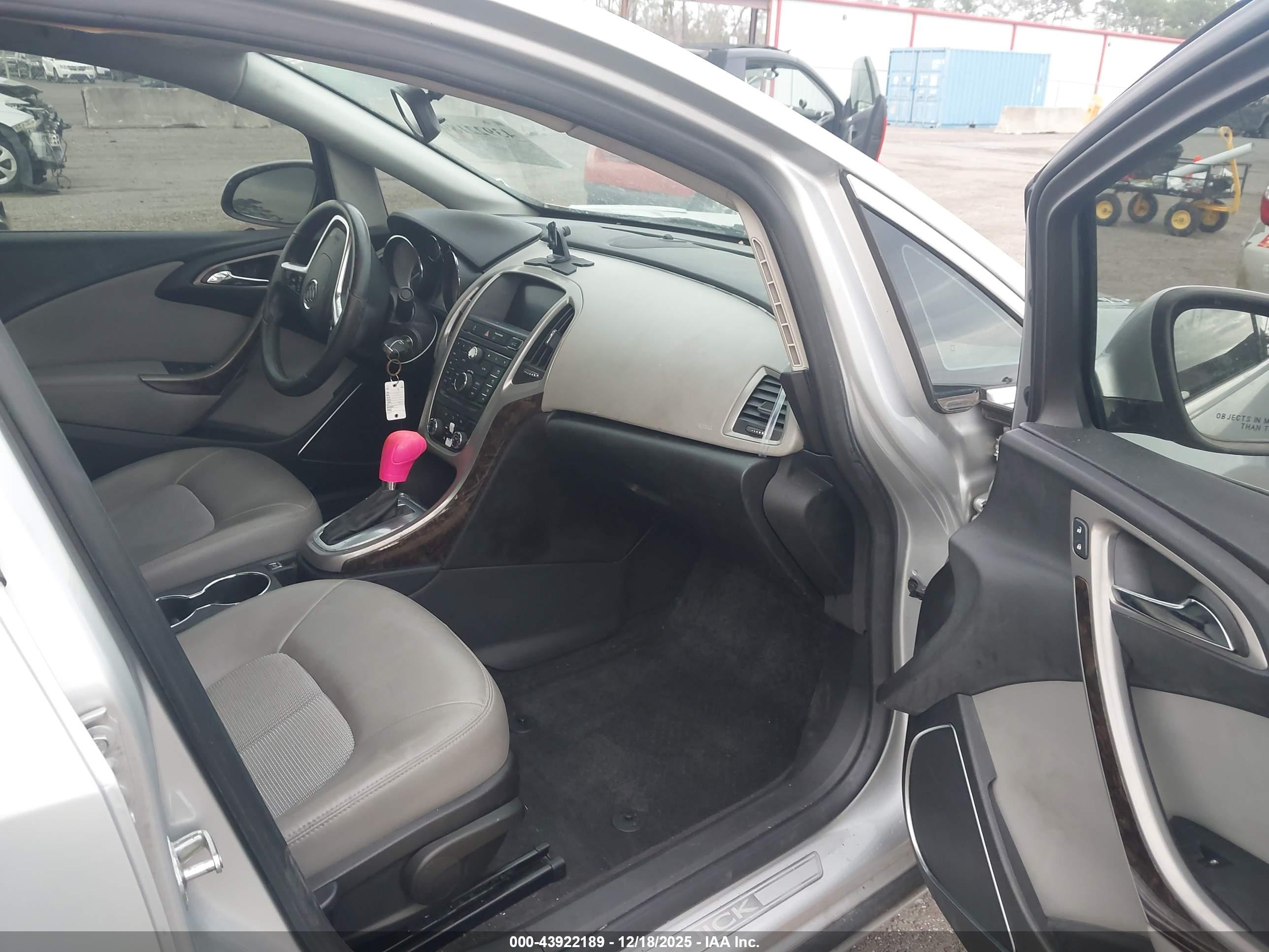 BUICK VERANO image 5