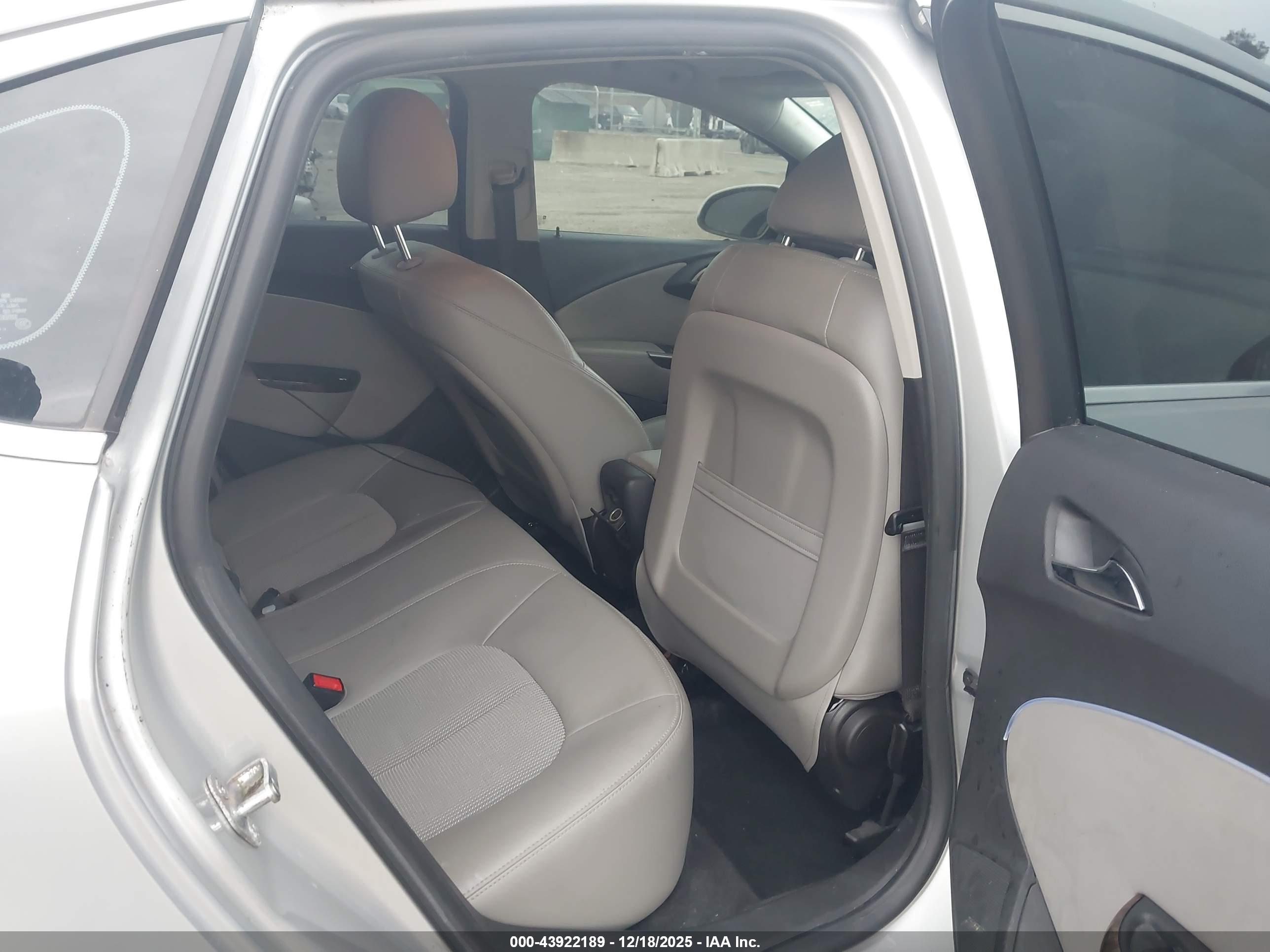 BUICK VERANO image 8