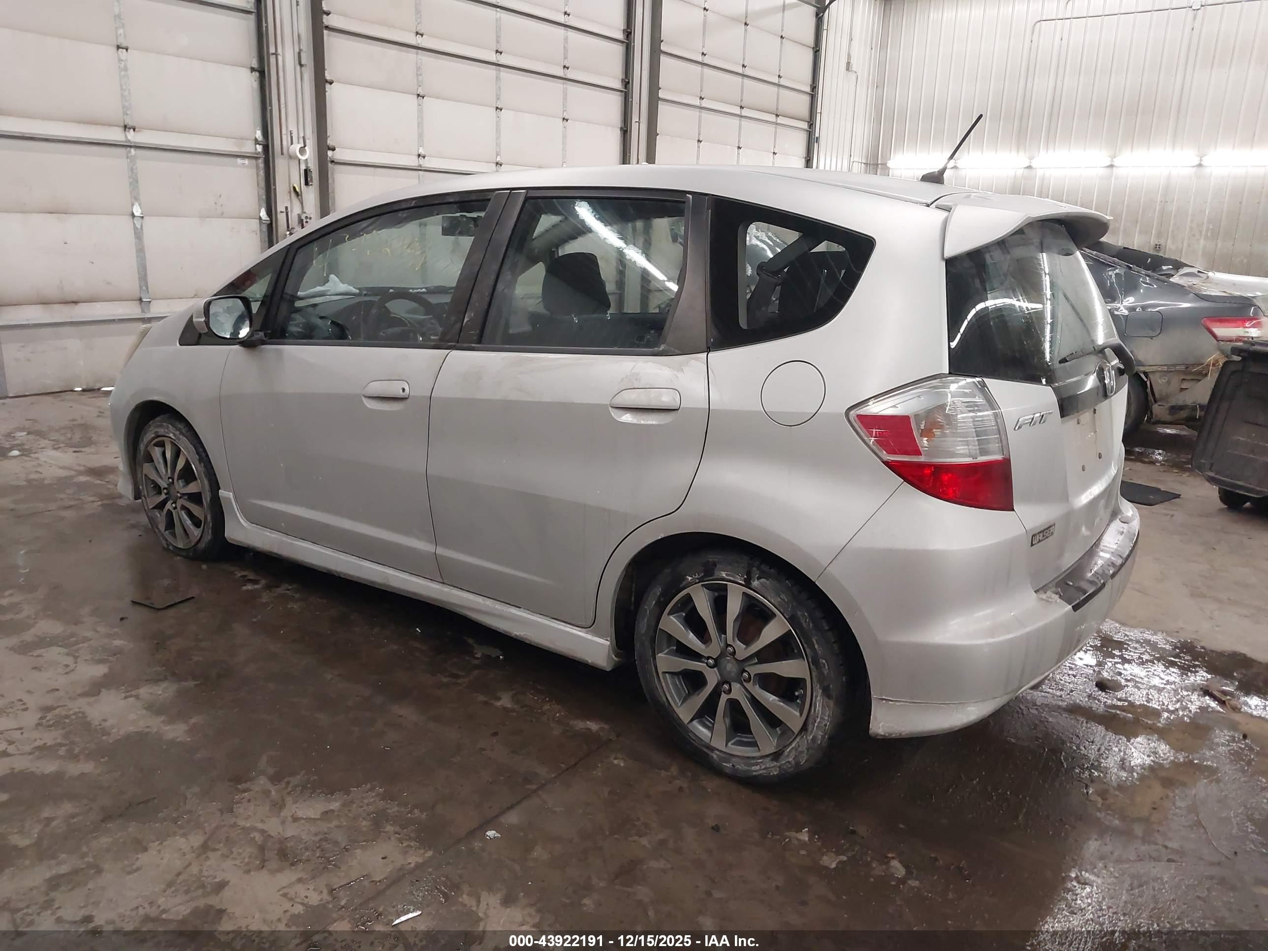 HONDA FIT image 3