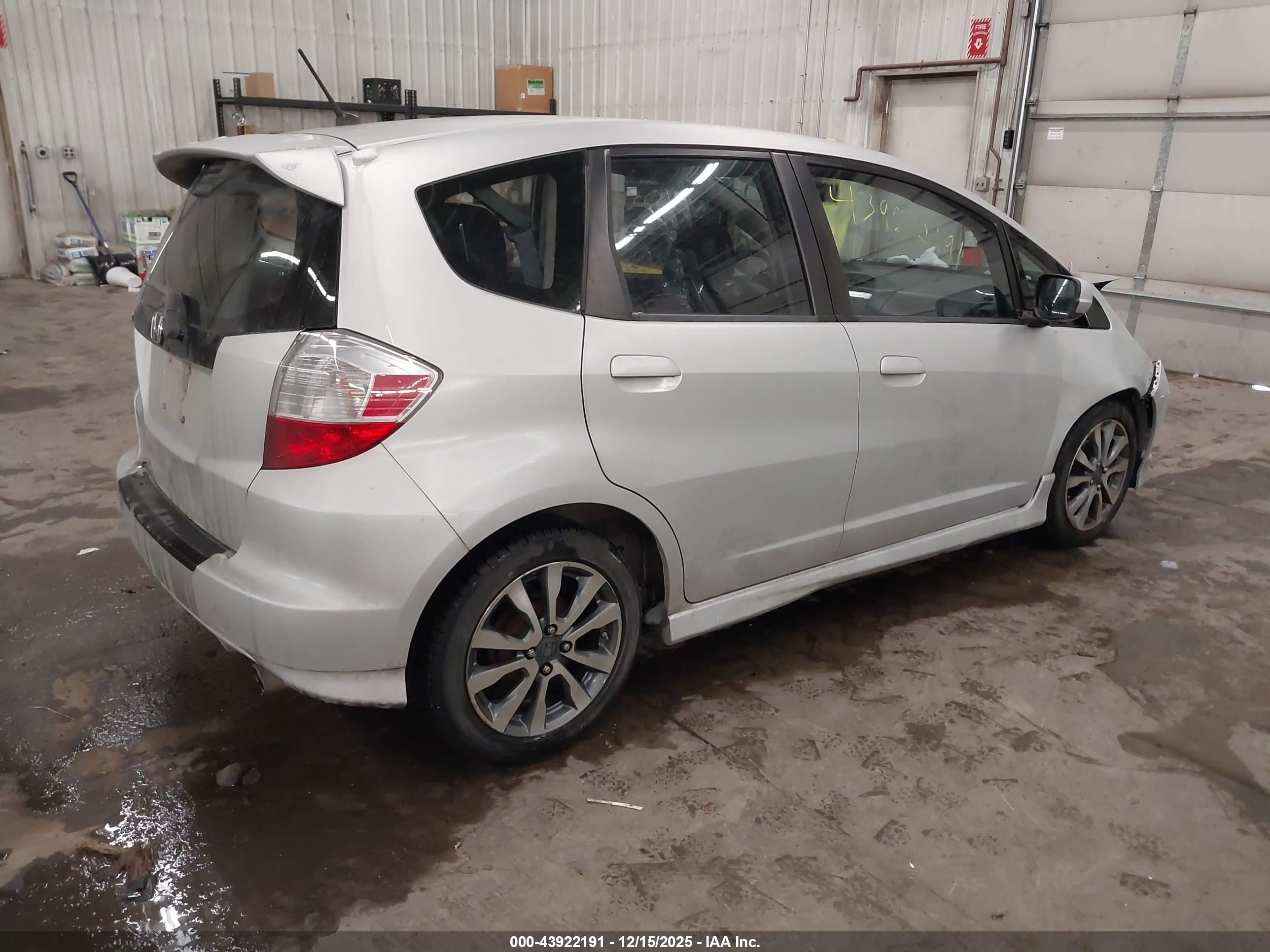 HONDA FIT image 4