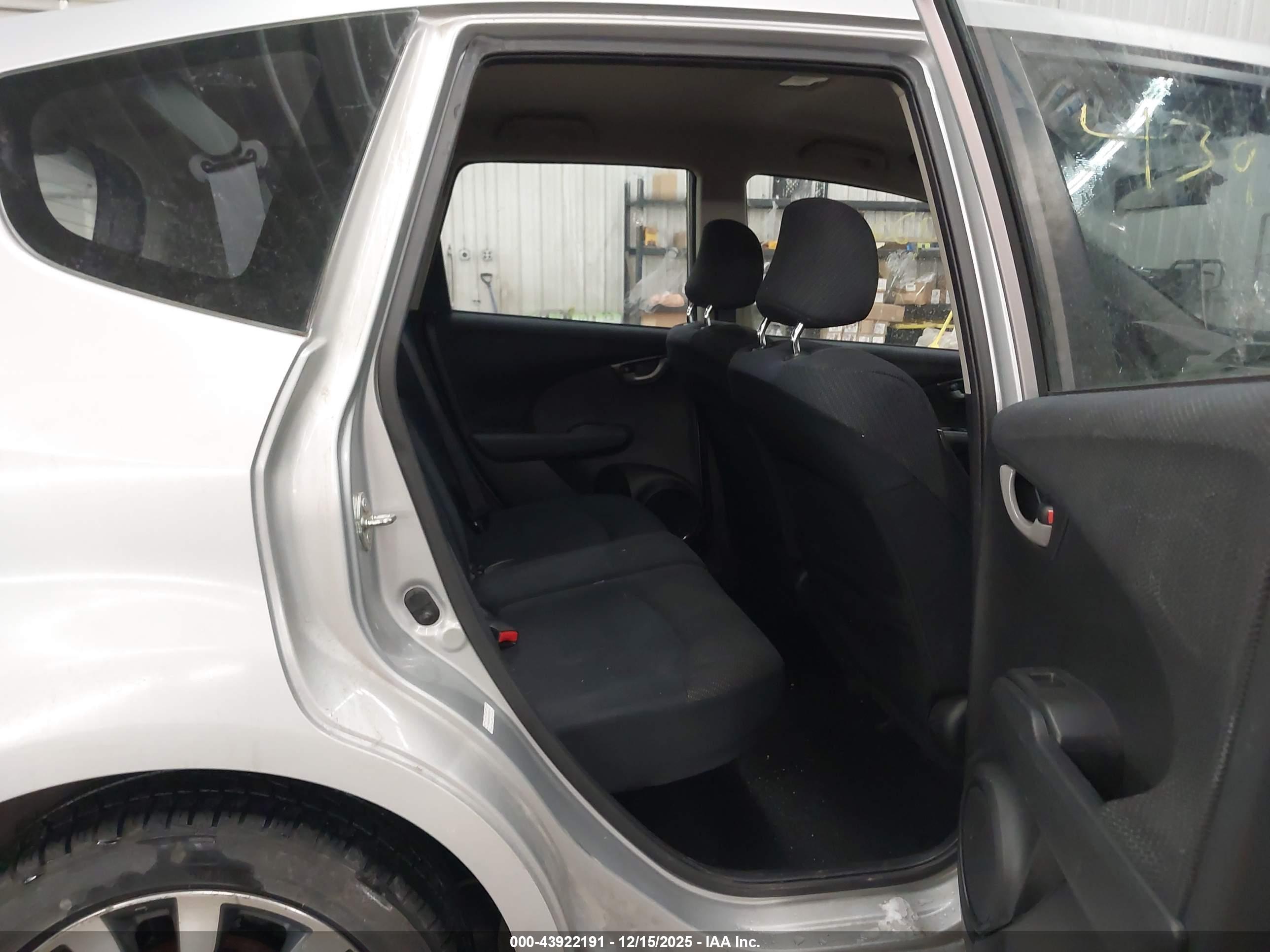 HONDA FIT image 8
