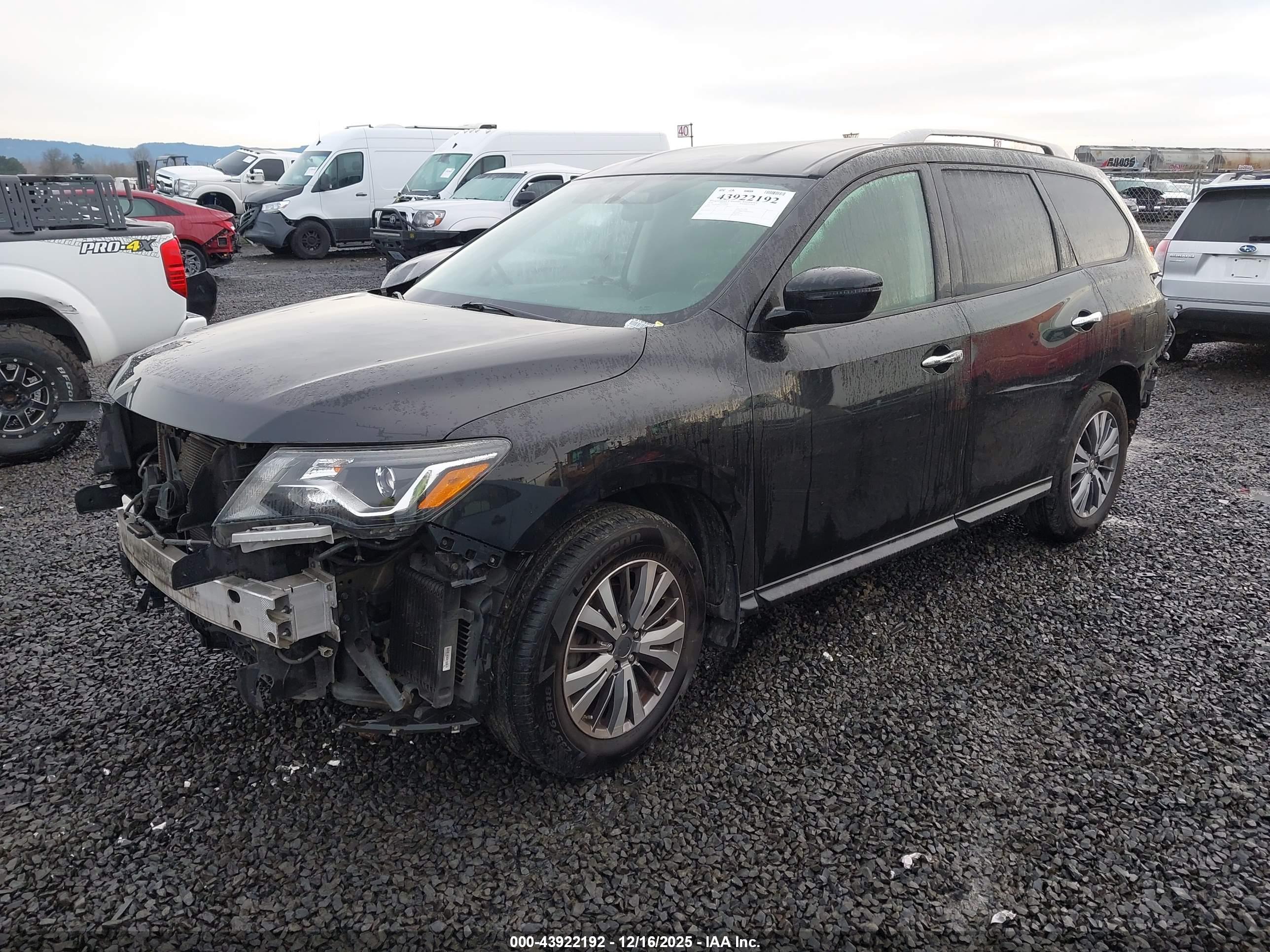 NISSAN PATHFINDER image 2
