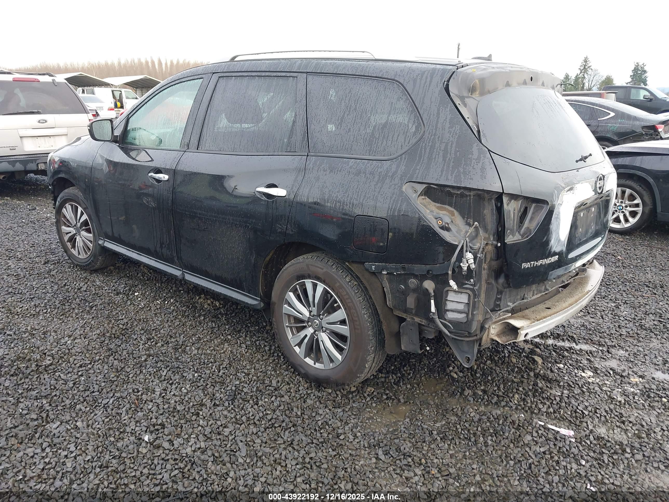 NISSAN PATHFINDER image 3