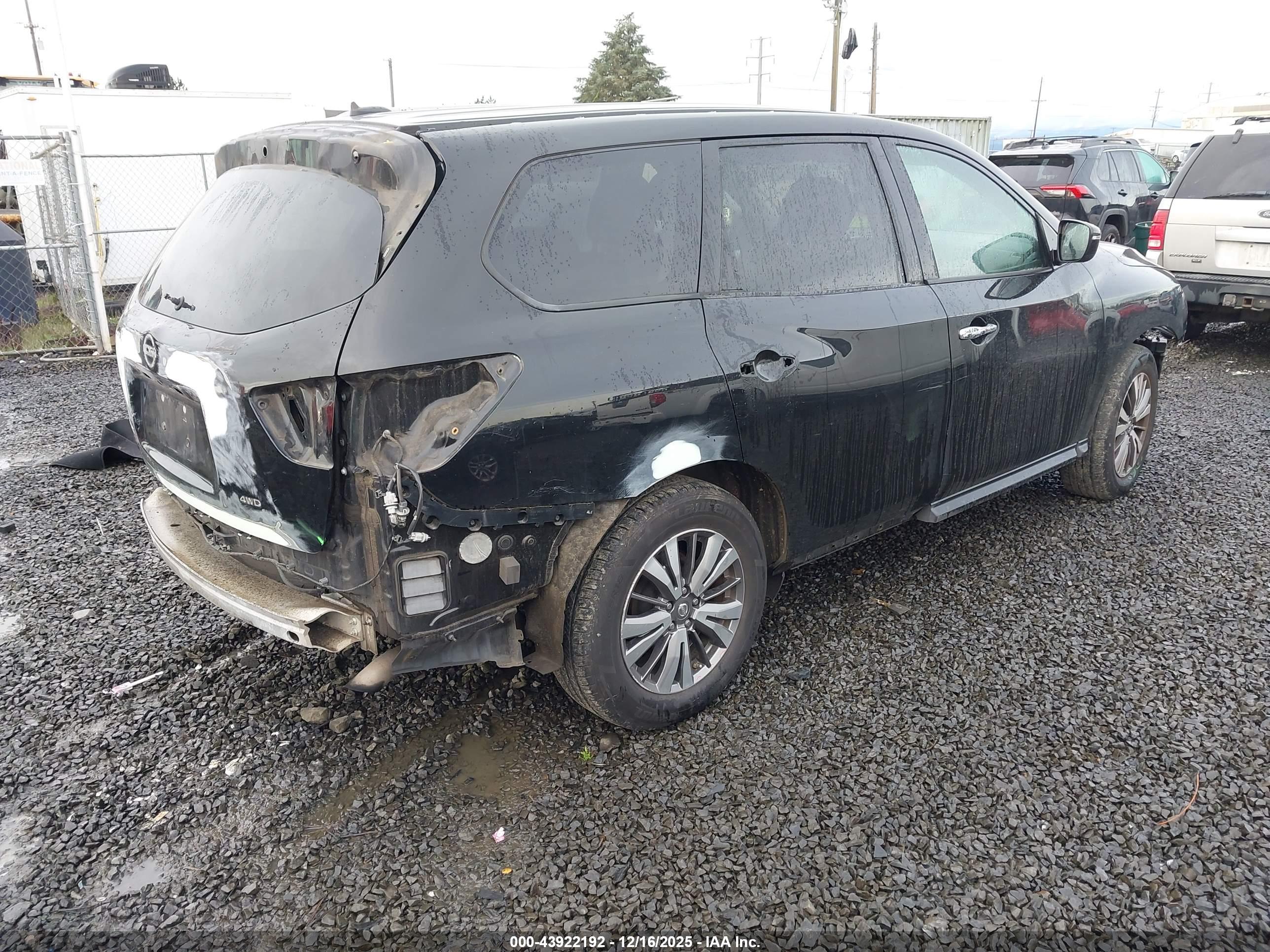 NISSAN PATHFINDER image 4
