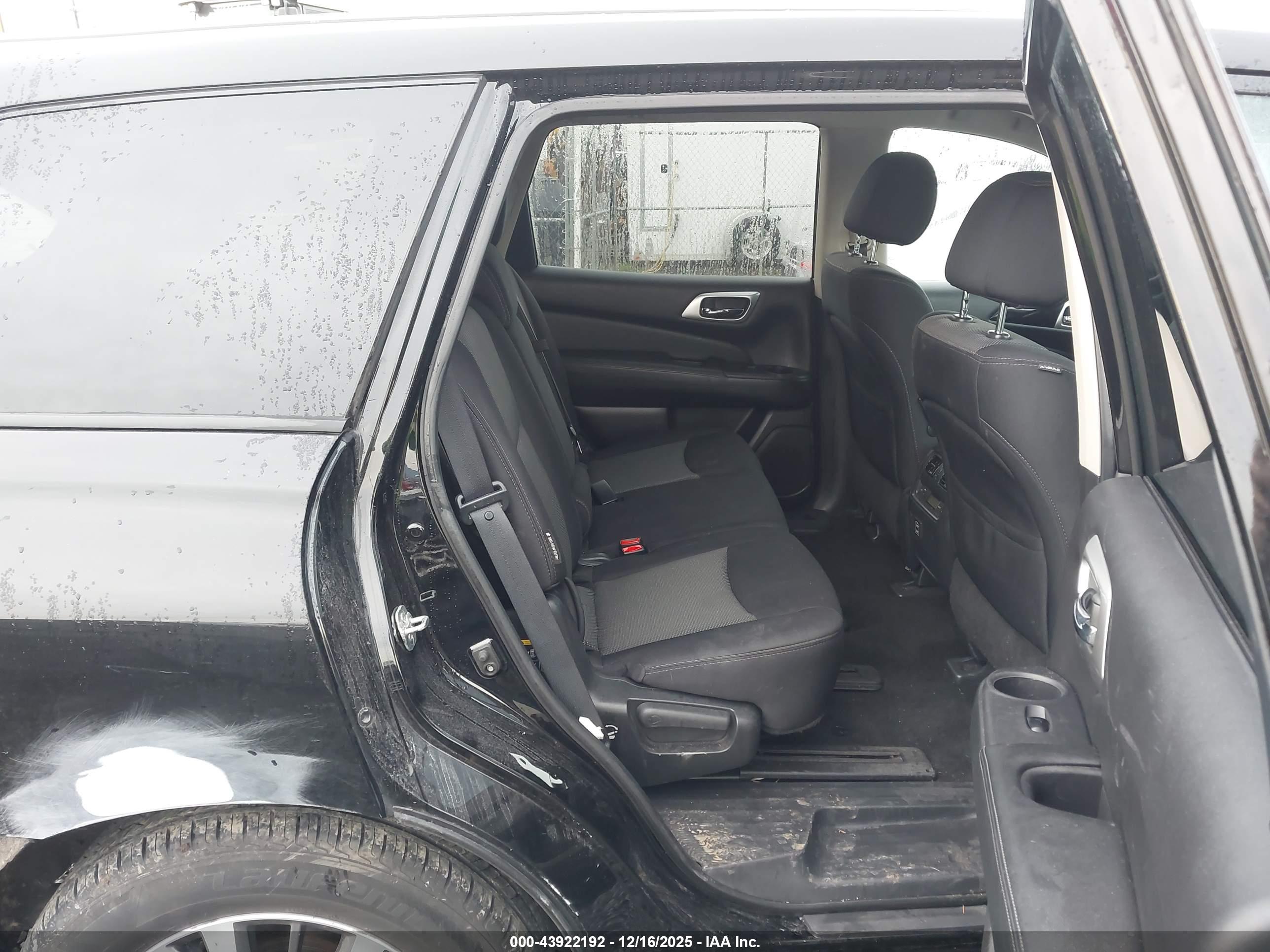 NISSAN PATHFINDER image 8