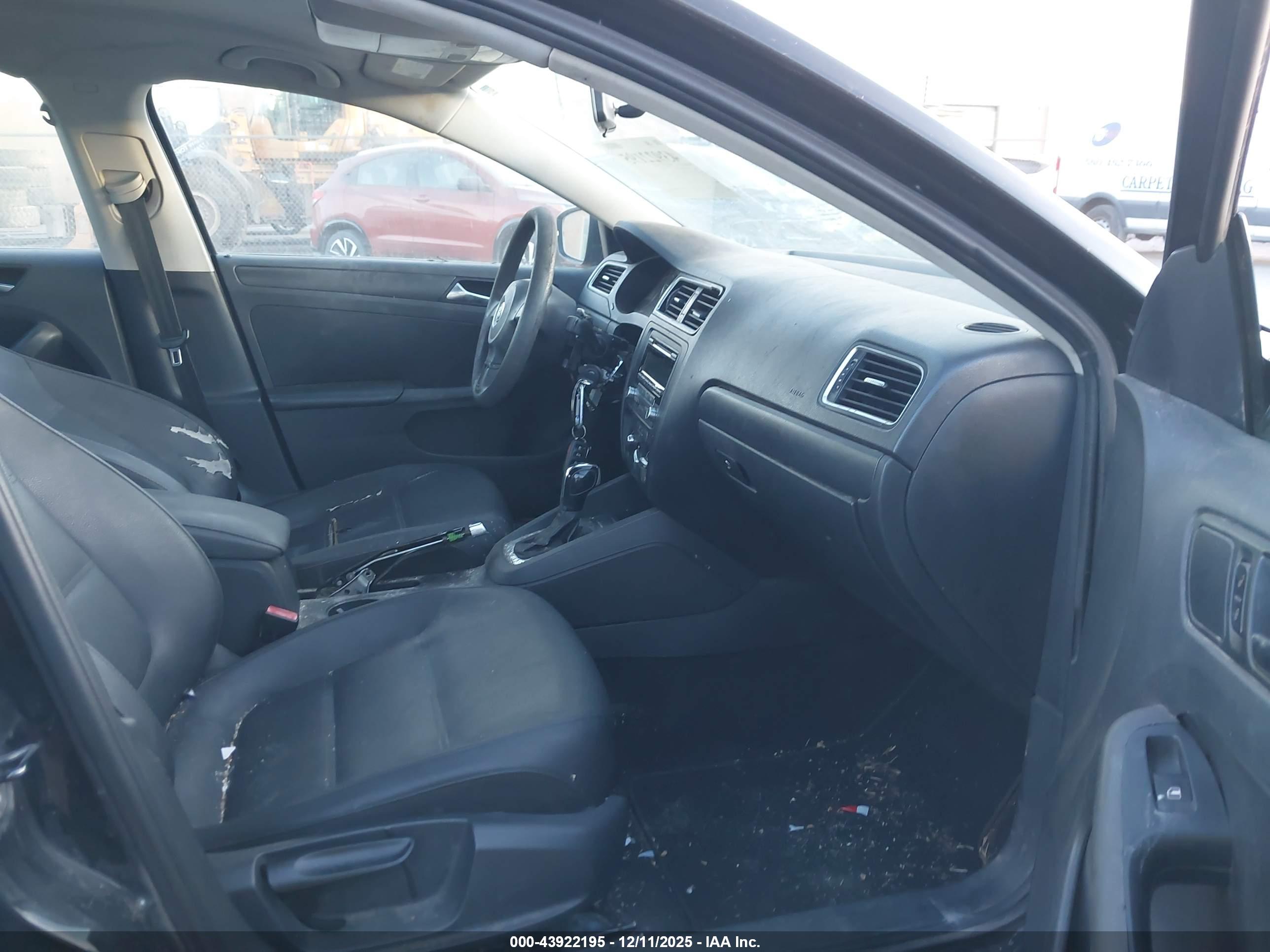 VOLKSWAGEN JETTA image 5