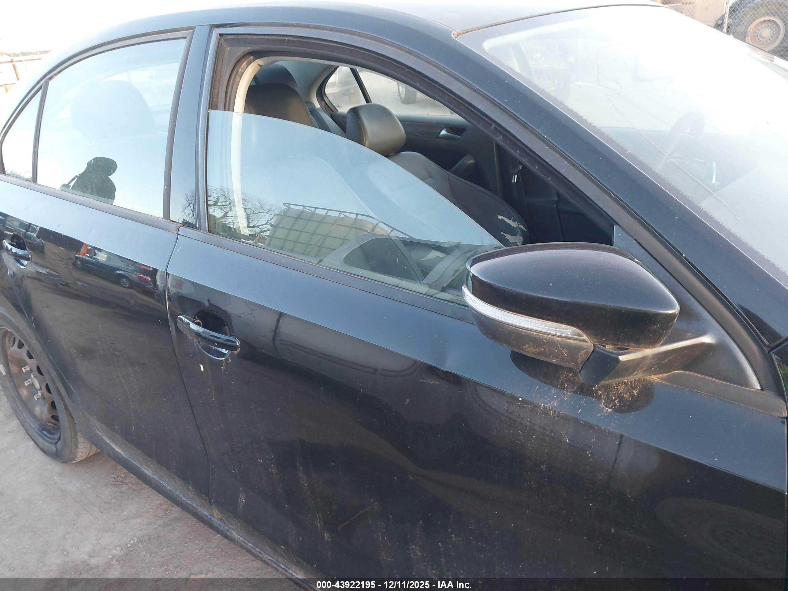 VOLKSWAGEN JETTA image 6