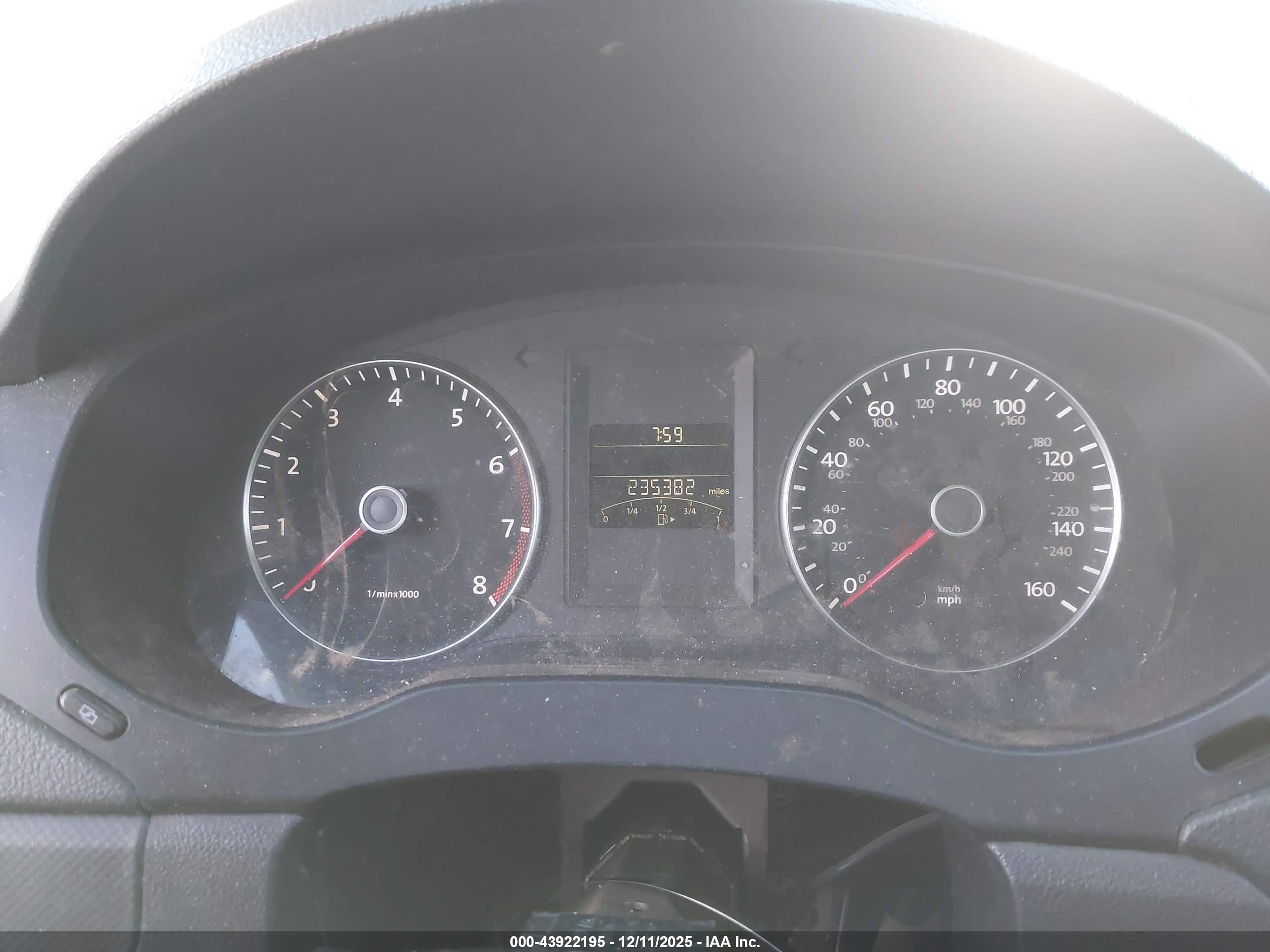 VOLKSWAGEN JETTA image 7
