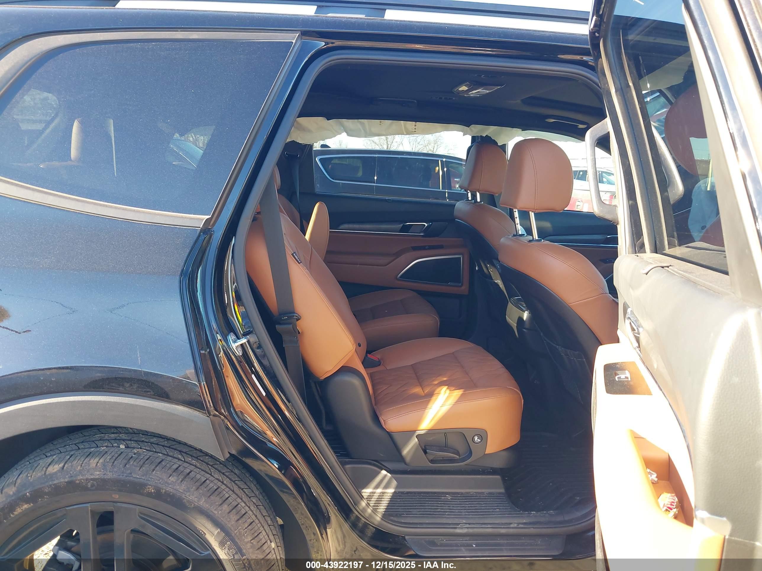 KIA TELLURIDE image 8
