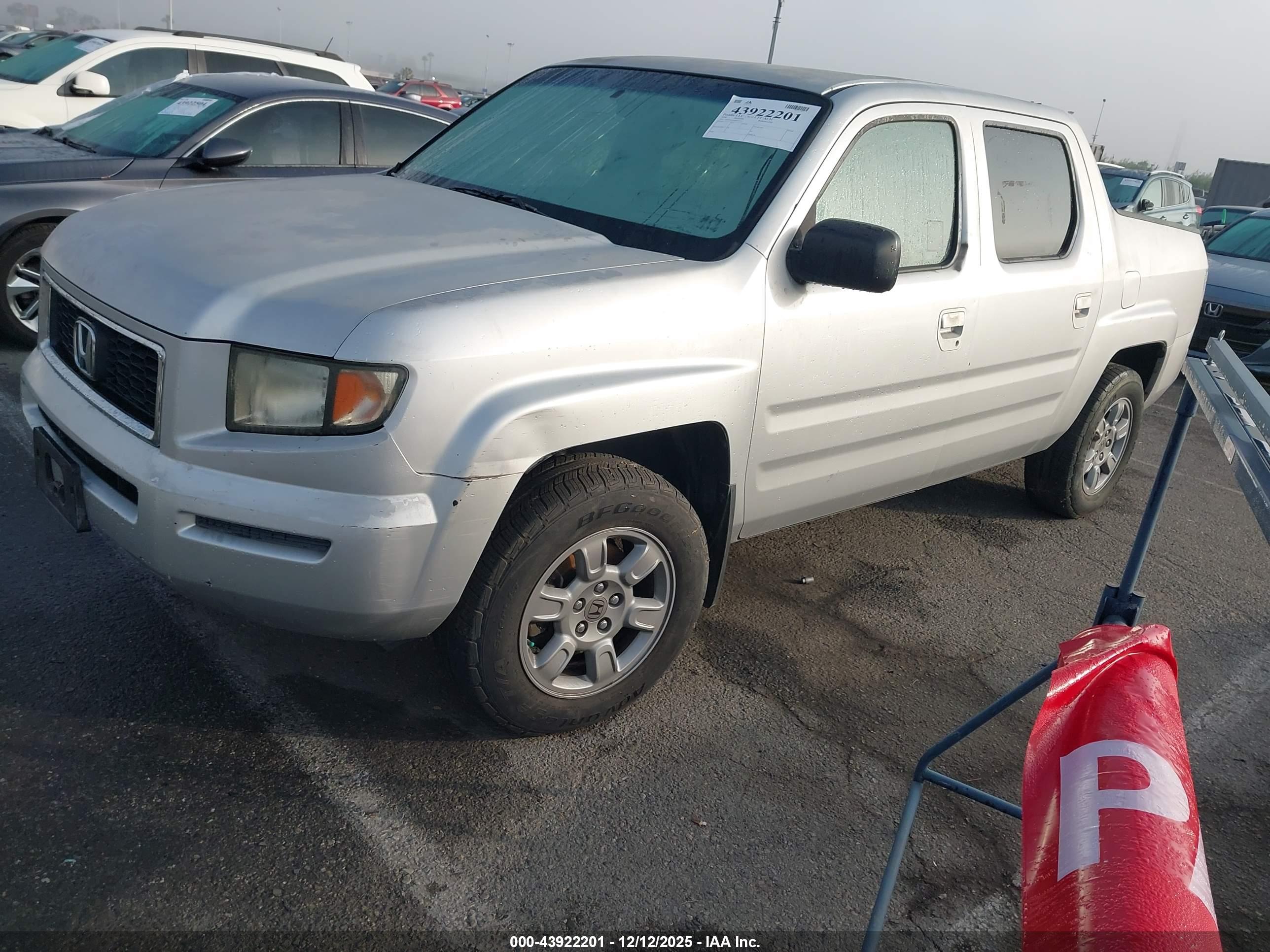 HONDA RIDGELINE image 2