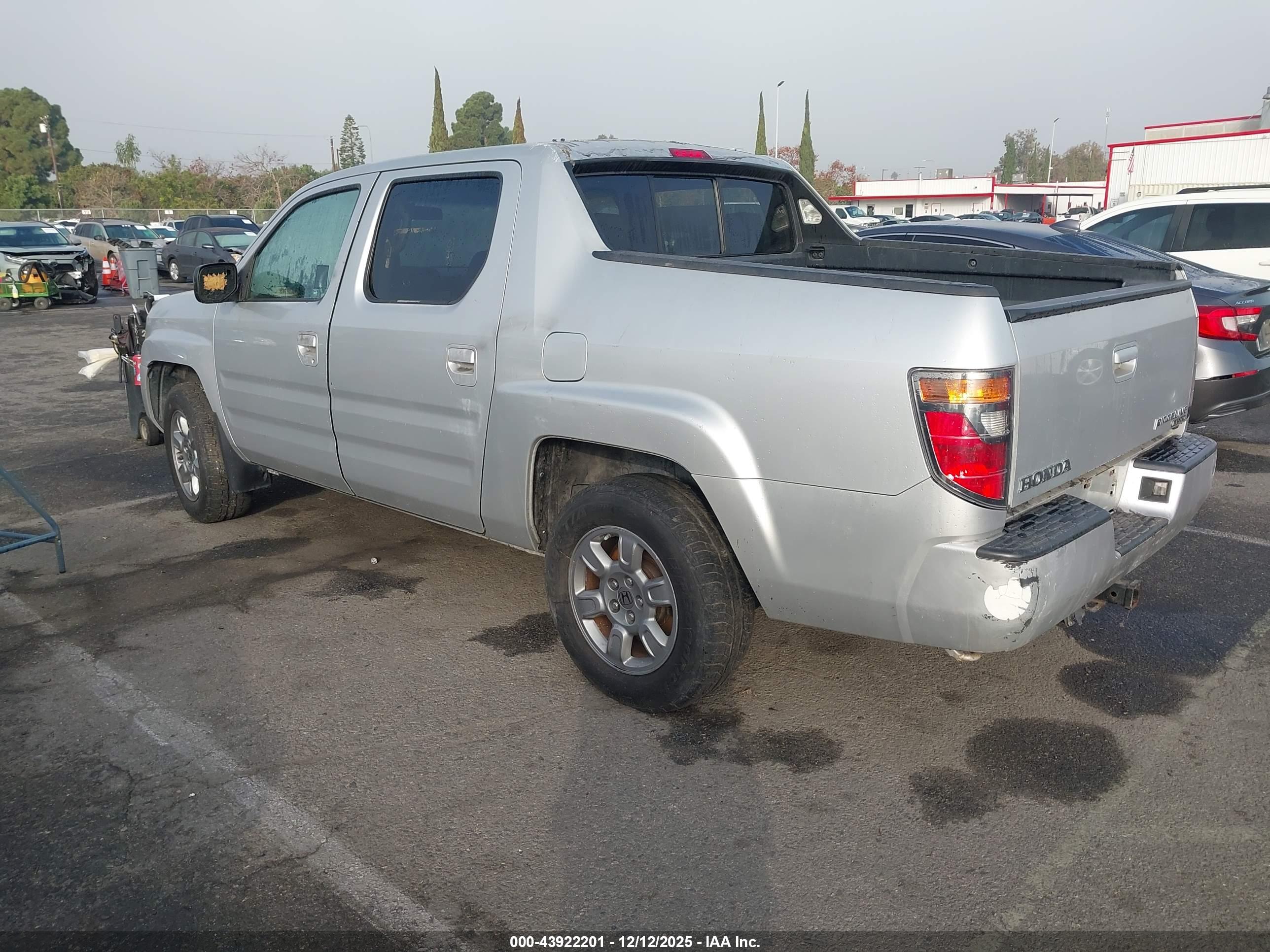 HONDA RIDGELINE image 3