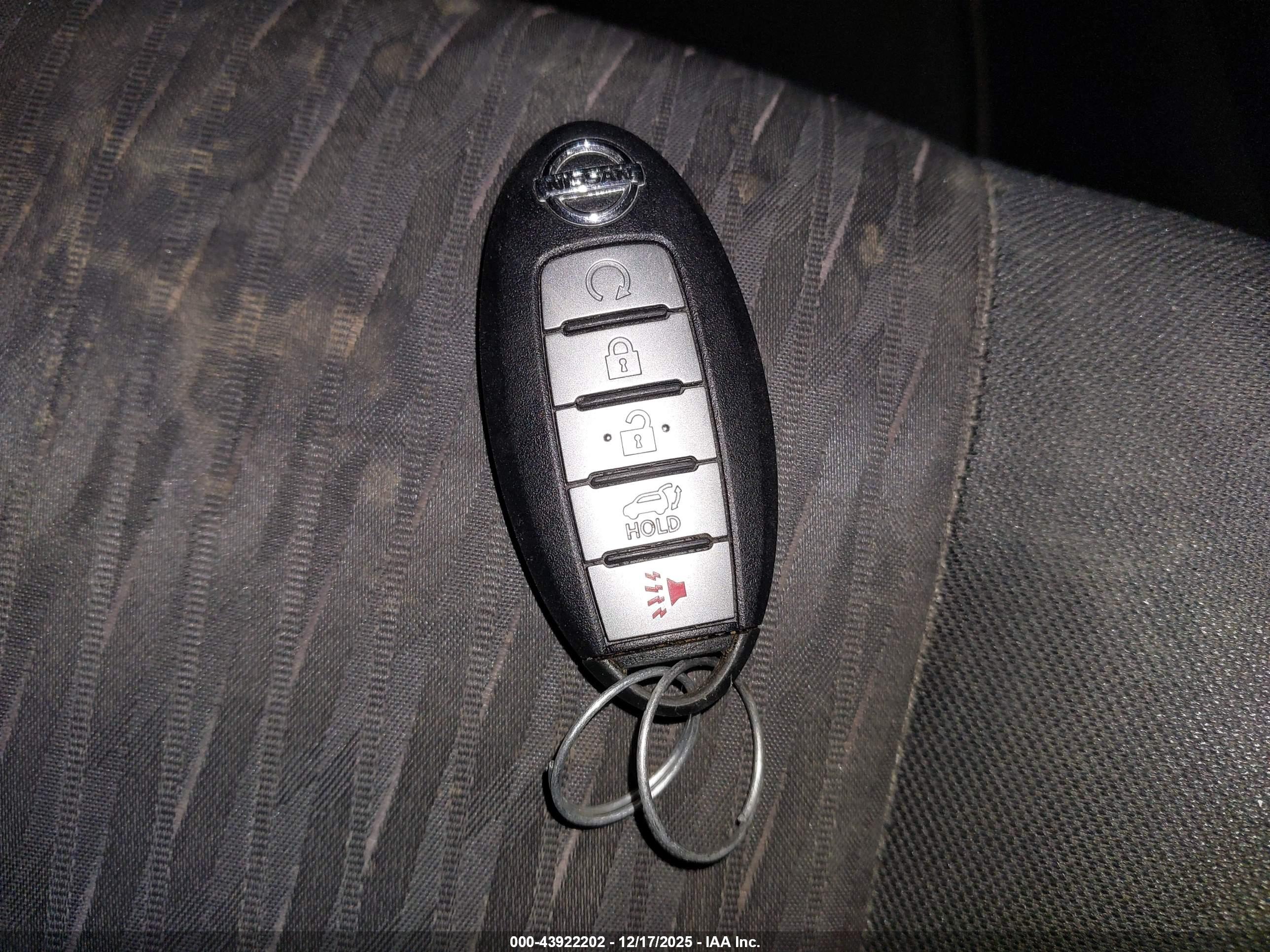NISSAN ROGUE image 11