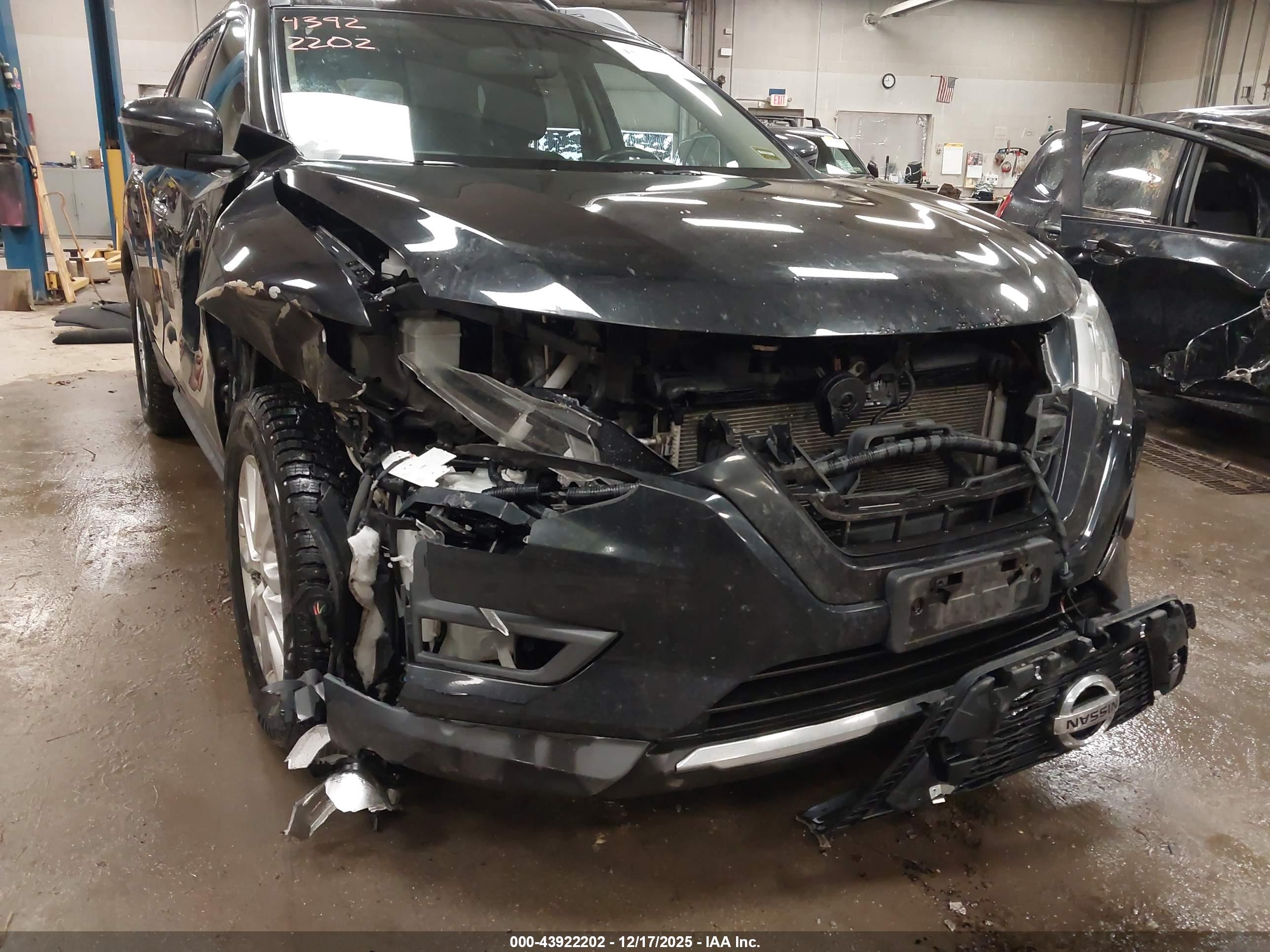 NISSAN ROGUE image 6