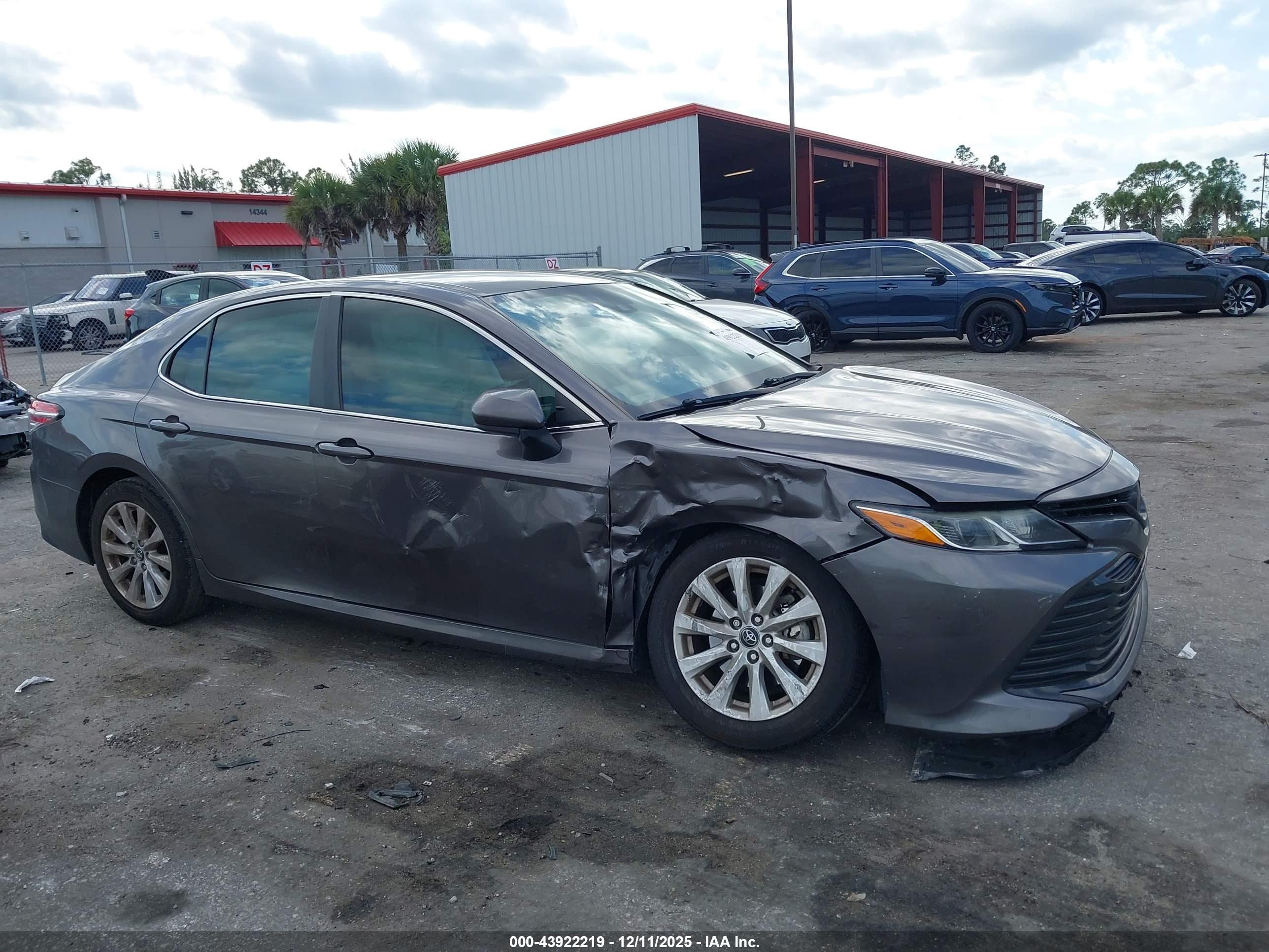 TOYOTA CAMRY image 6