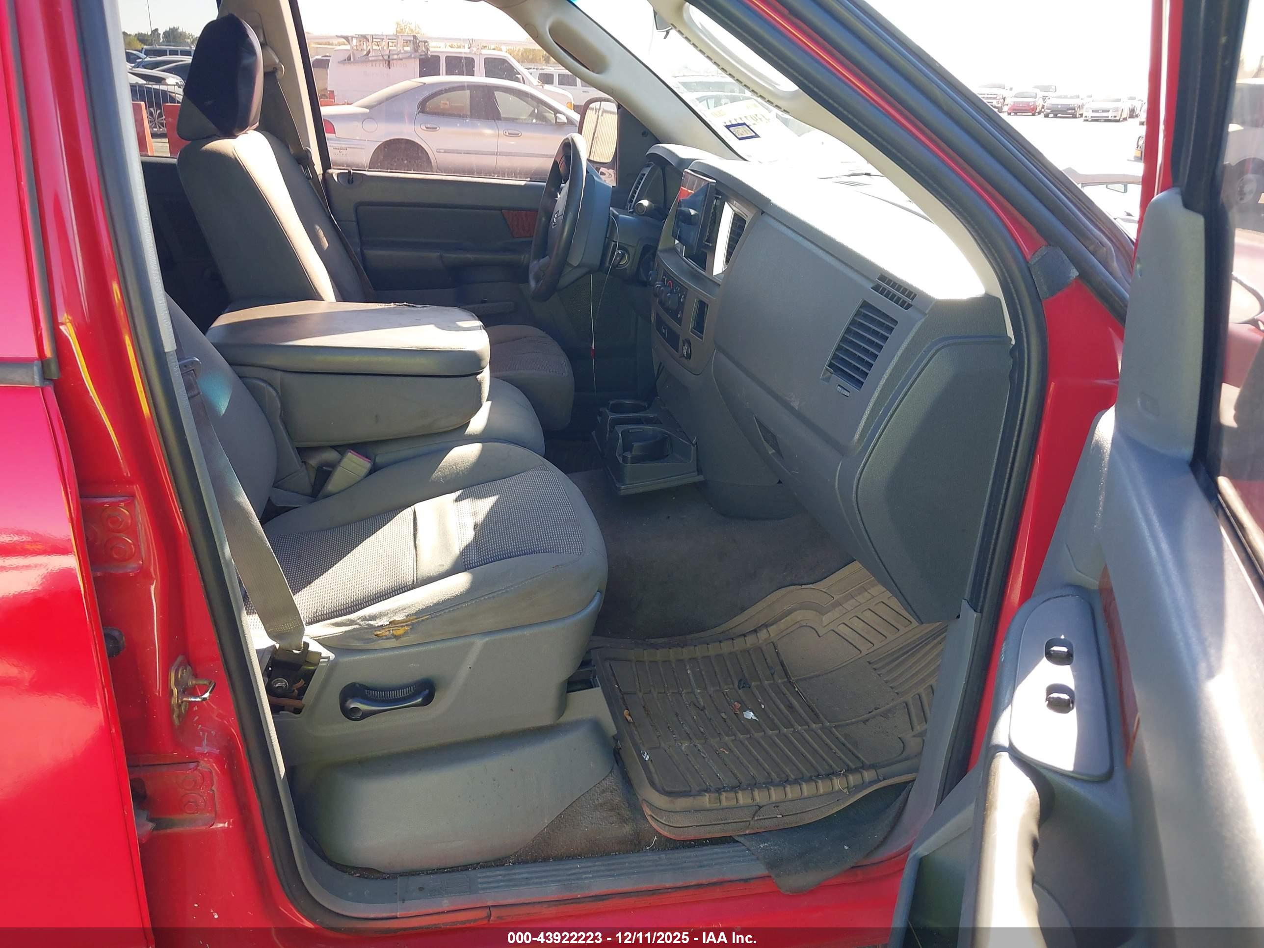 DODGE RAM image 5